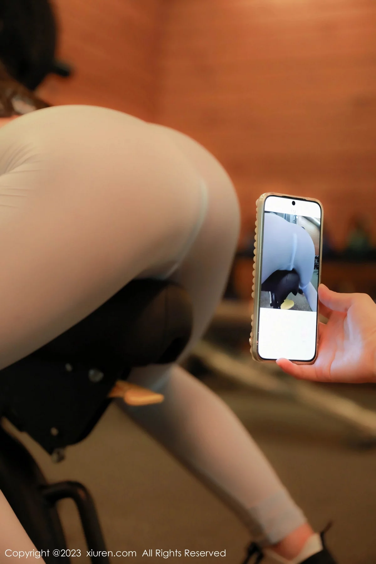 秀人集.com_[XiuRen秀人网]No.7821_新人模特小薯条nienie健身房性感浅色运动服秀完美身材诱惑写真71P