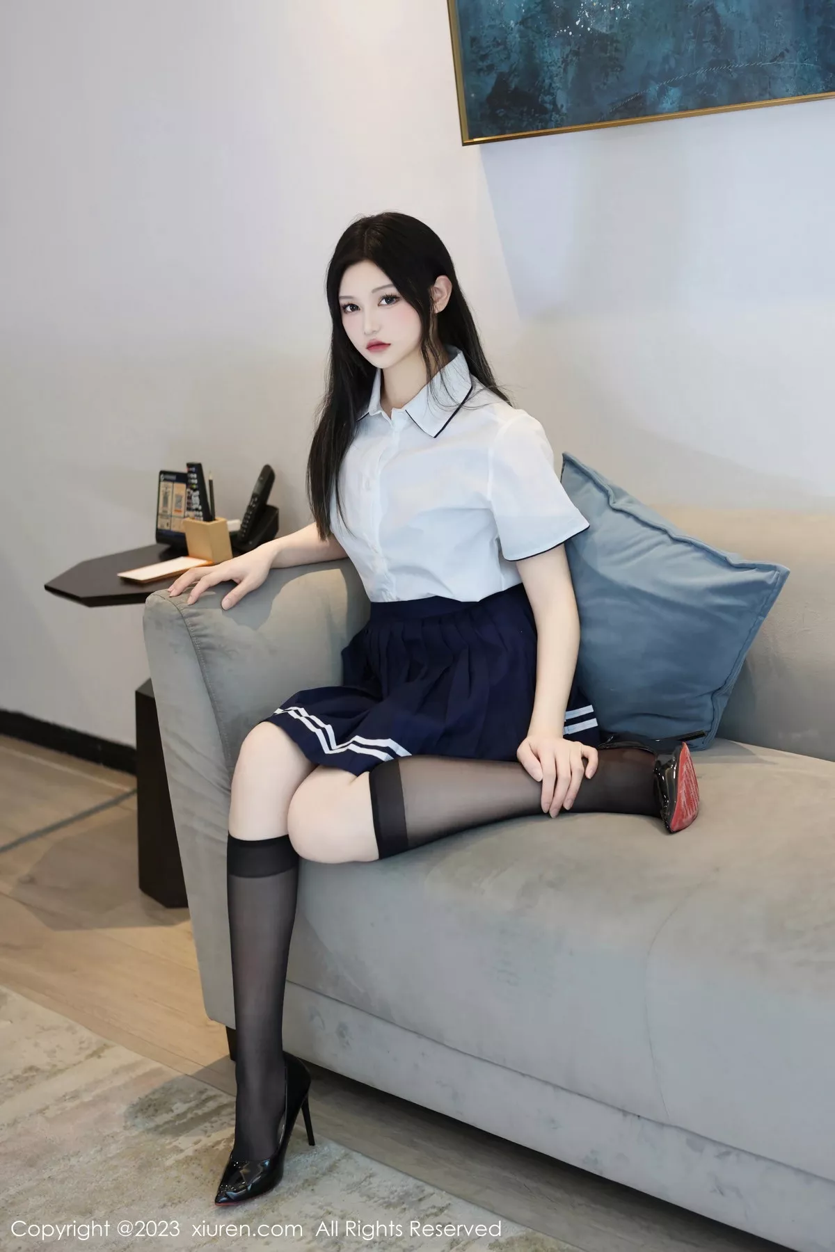 秀人集.com_[XiuRen秀人网]No.7697_模特大橘BBKira性感白色上衣配蓝短裙秀丰腴美臀撩人诱惑写真66P