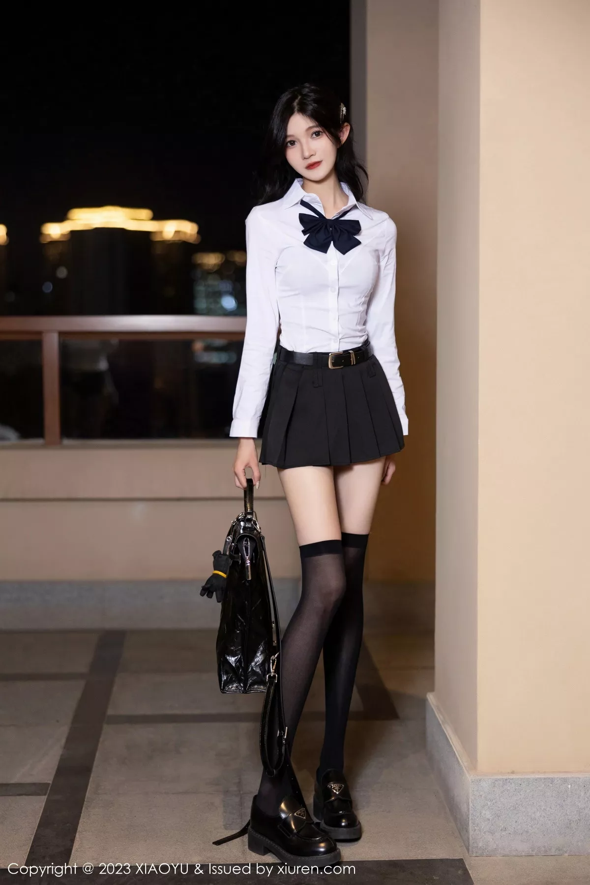 秀人集.com_[XiaoYu画语界]Vol.1150_模特程程程性感白T配黑短裙露黑色蕾丝内衣秀曼妙身姿诱惑写真85P