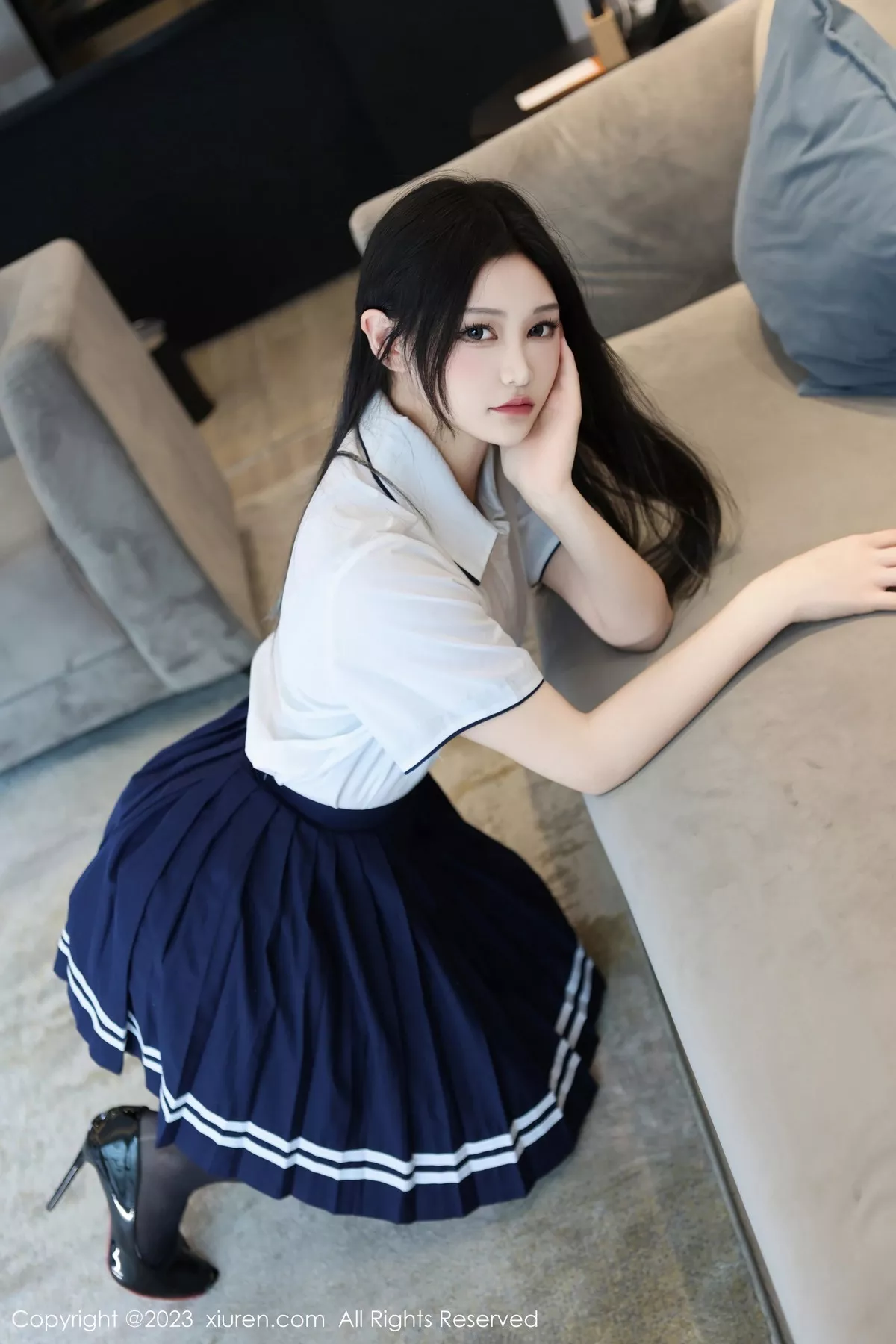 秀人集.com_[XiuRen秀人网]No.7697_模特大橘BBKira性感白色上衣配蓝短裙秀丰腴美臀撩人诱惑写真66P