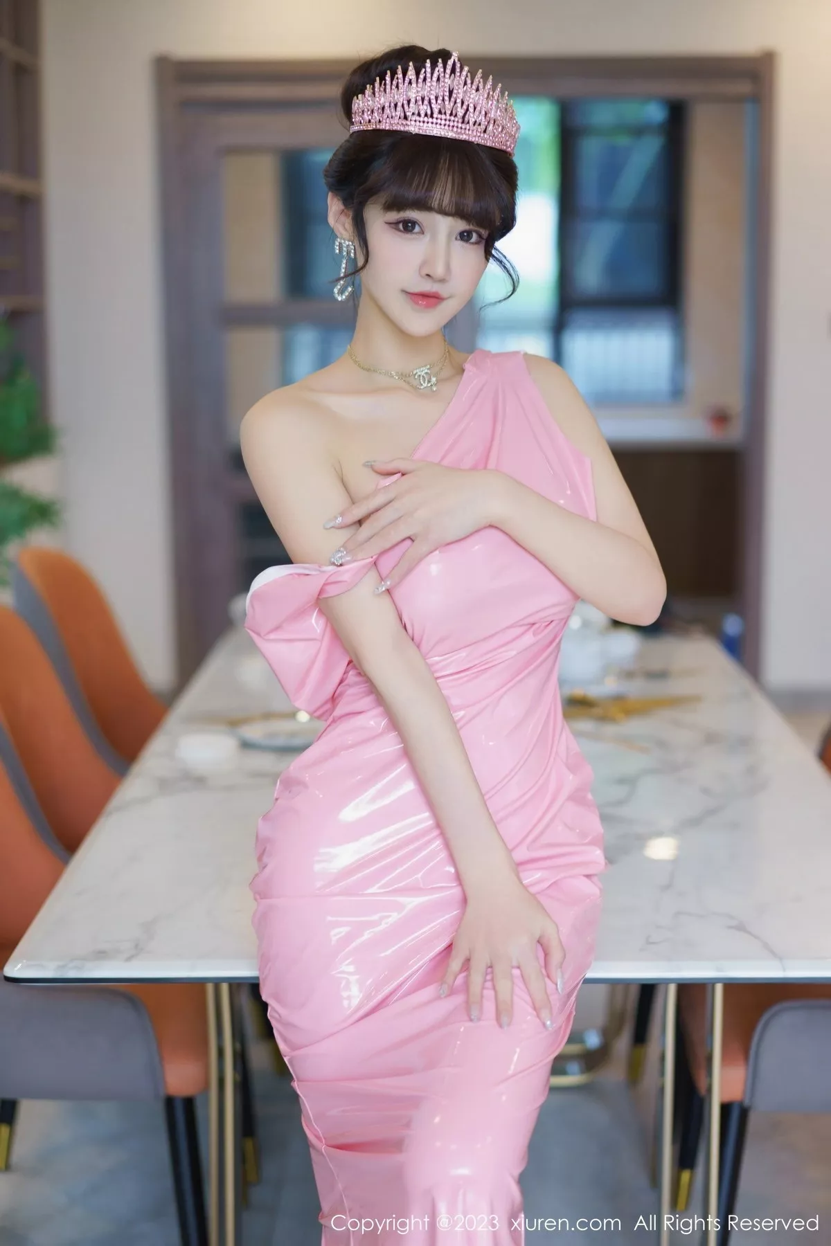 秀人集.com_[XiuRen秀人网]No.7713_女神朱可儿Flora粉色皮质连衣裙配原色丝袜秀丰满身姿诱惑写真72P