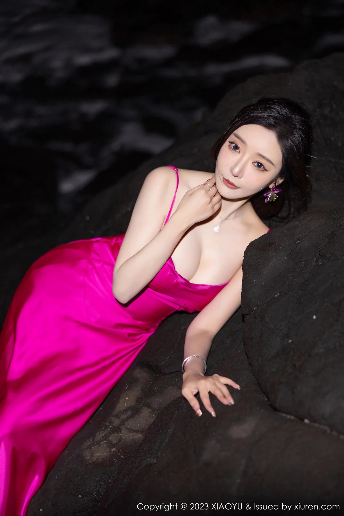 秀人集.com_[XiaoYu画语界]Vol.1174_女神王馨瑶yanni红色吊带连衣长裙+黑色蕾丝情趣服迷人诱惑写真84P