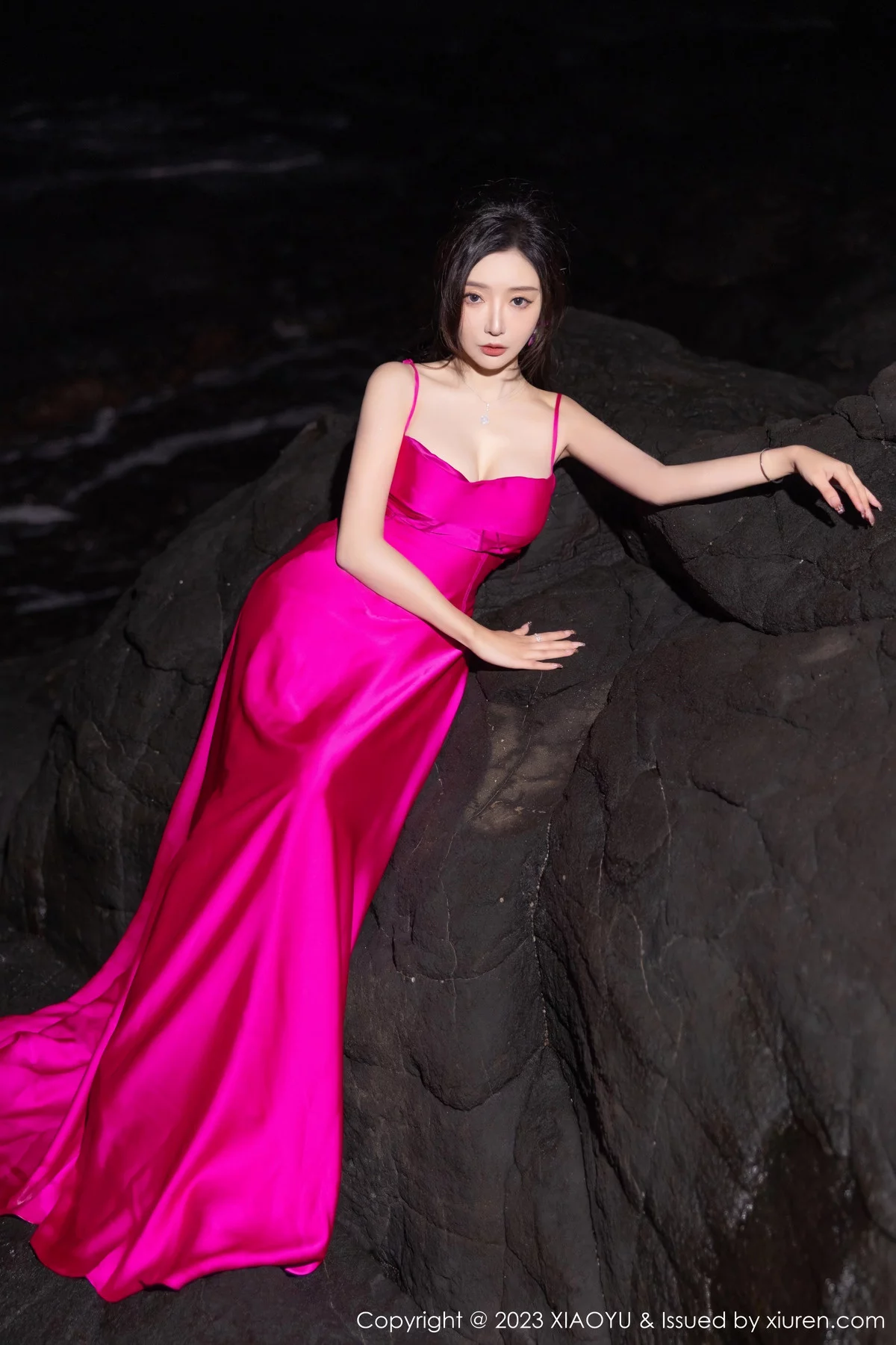 秀人集.com_[XiaoYu画语界]Vol.1174_女神王馨瑶yanni红色吊带连衣长裙+黑色蕾丝情趣服迷人诱惑写真84P