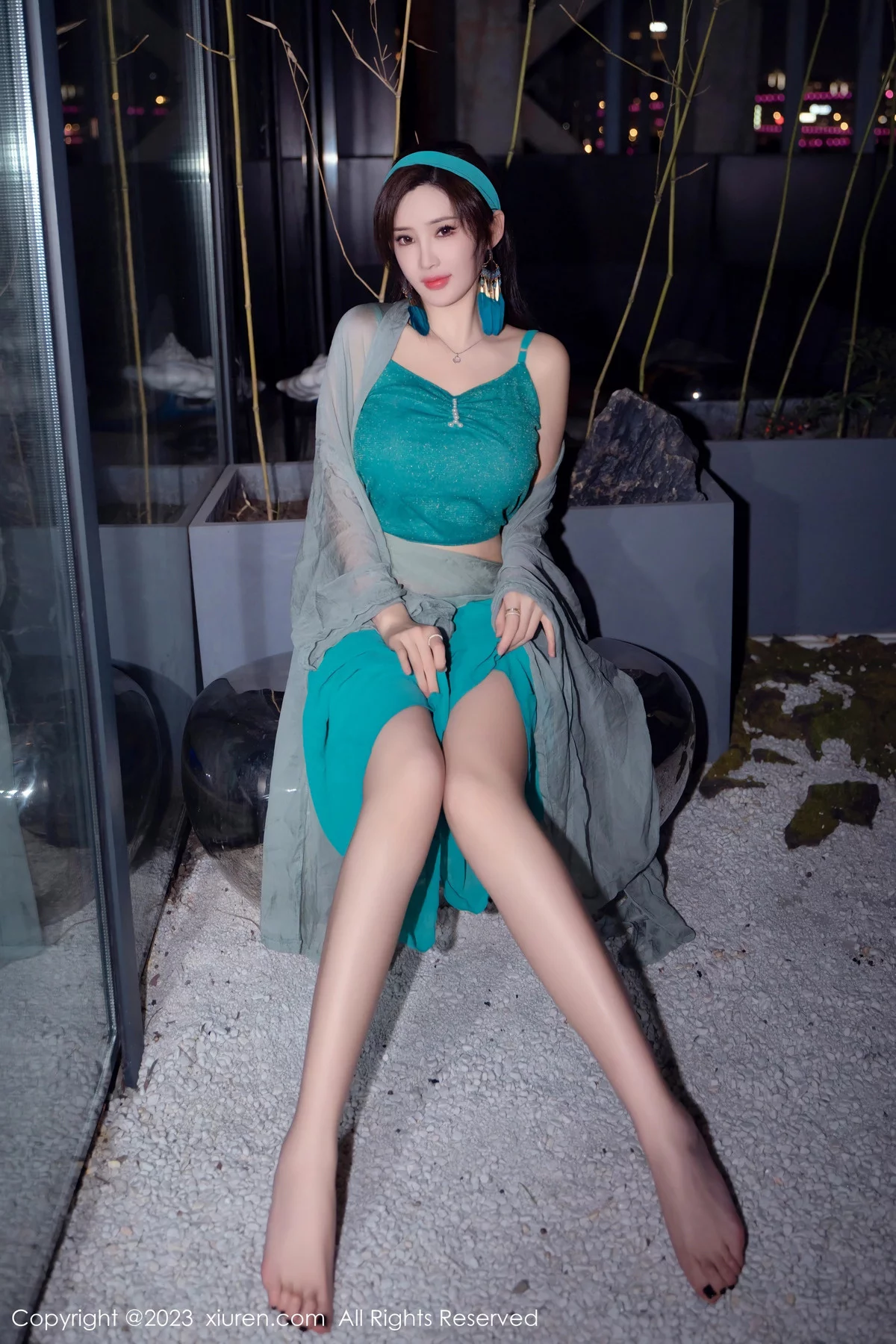 秀人集.com_[XiuRen秀人网]No.7886_女神Carol周妍希温泉主题性感墨绿服饰秀丰满身材迷人诱惑写真58P