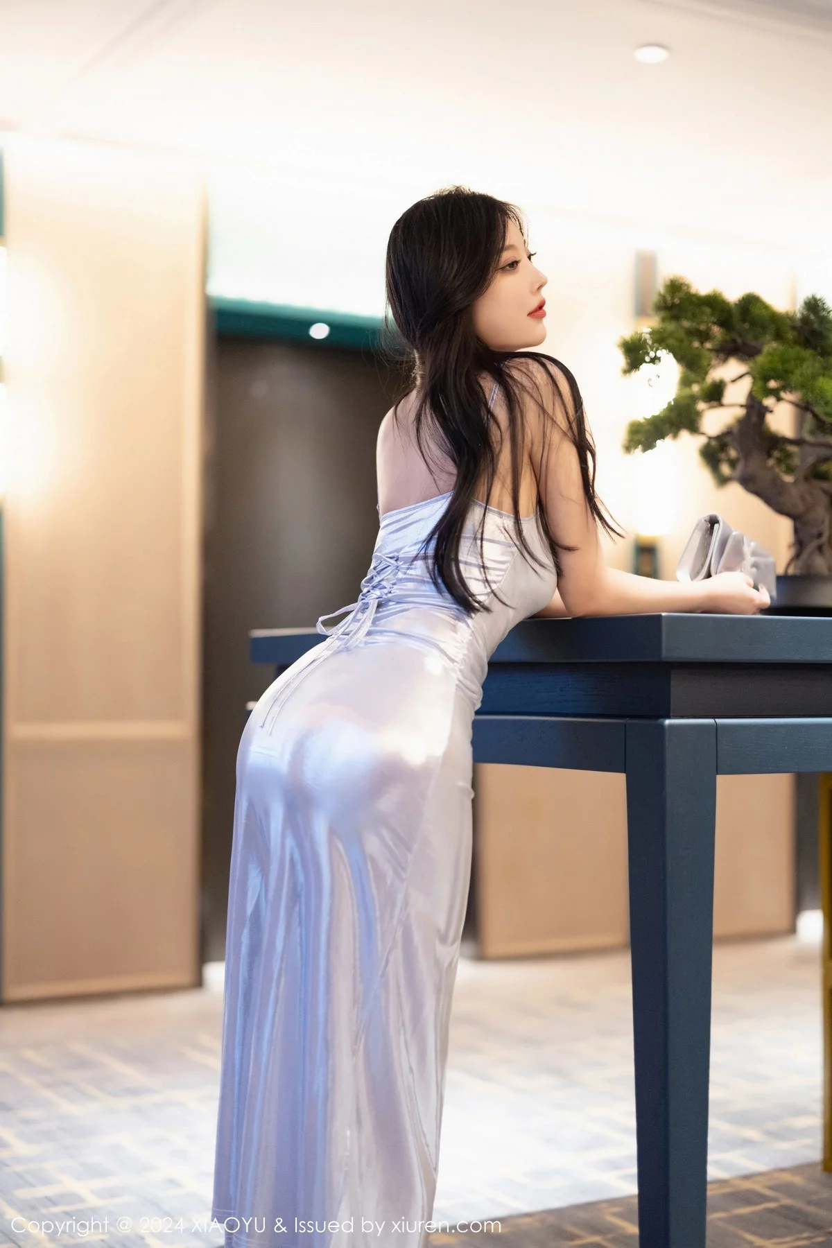 秀人集.com_[XiaoYu画语界]Vol.1179_女神杨晨晨Yome银色吊带长裙+黑色情趣服秀曼妙身姿诱惑写真85P