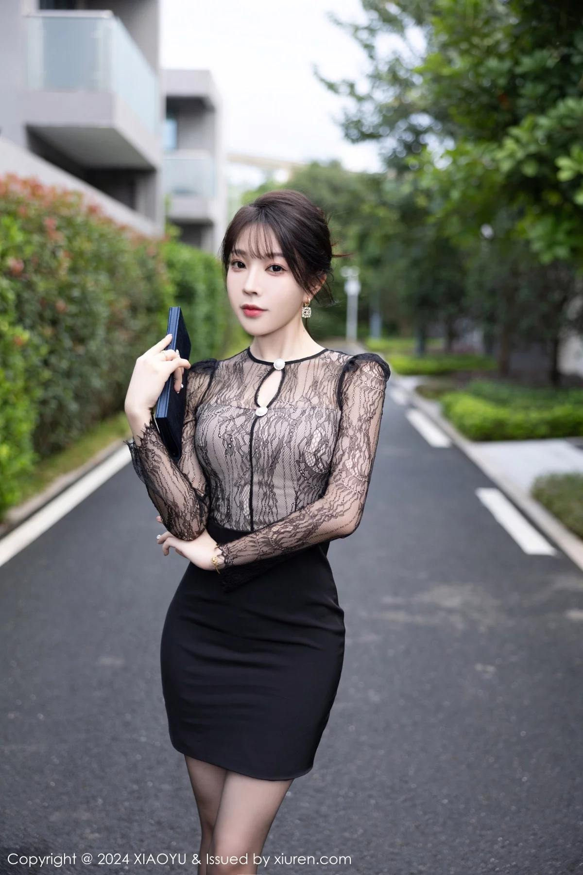 秀人集.com_[XiaoYu画语界]Vol.1181_女神徐莉芝Booty黑色轻透连衣裙露蓝色内衣秀曼妙身姿诱惑写真84P