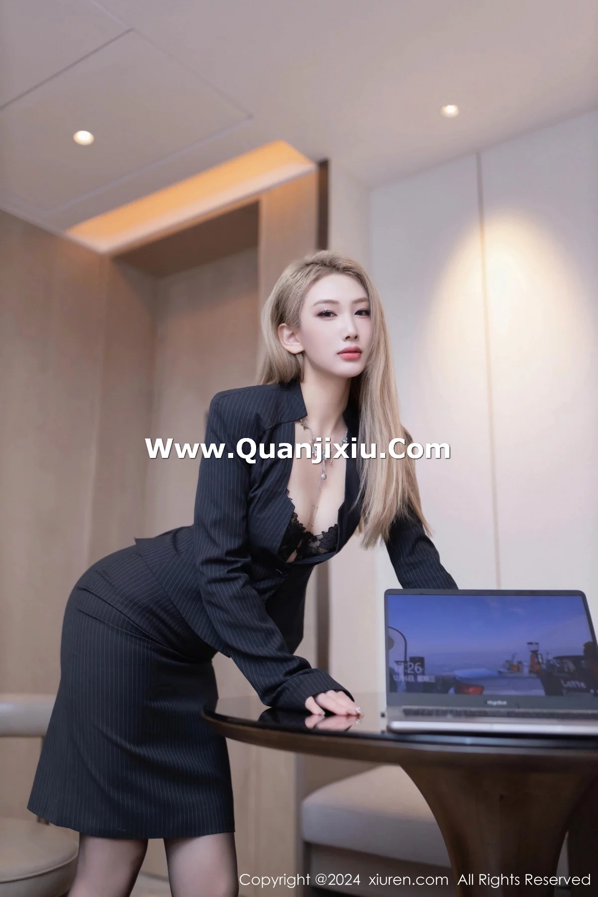 秀人集.com_[XiuRen秀人网]No.7936_模特沈青黛性感深色OL服饰露黑色蕾丝内衣秀惹火身姿诱惑写真83P