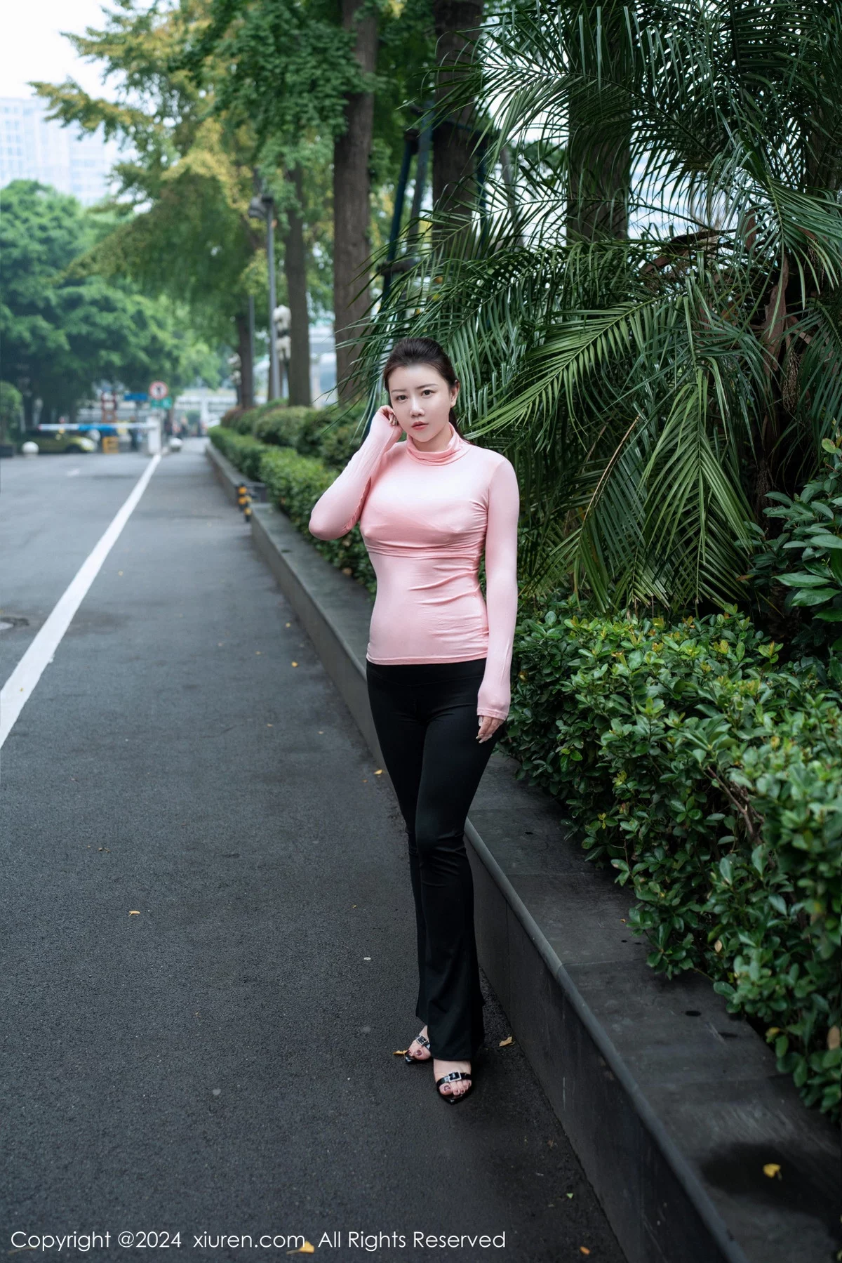 秀人集.com_[XiuRen秀人网]No.7943_模特王婉悠Queen性感粉色上衣配黑长裤秀丰腴惹火身材诱惑写真94P