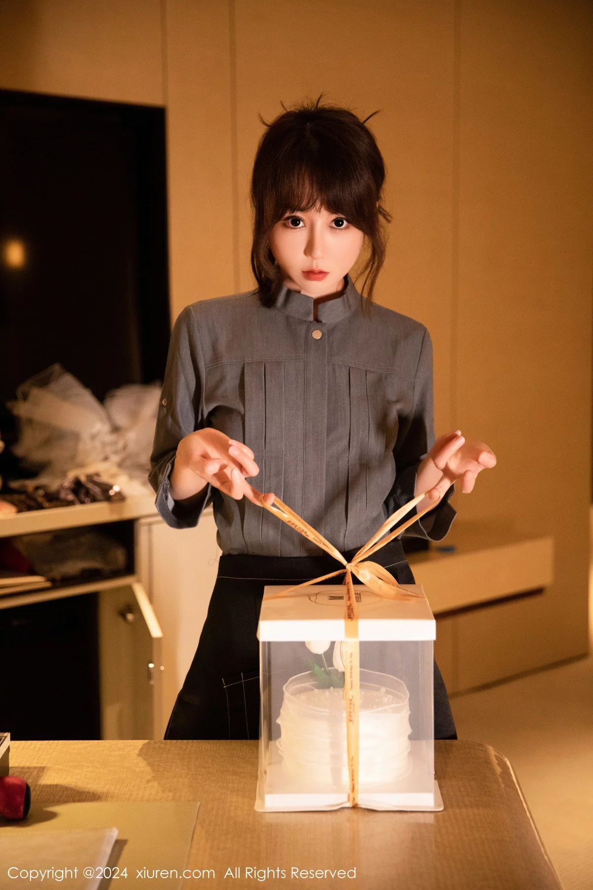 秀人集.com_[XiuRen秀人网]No.7953_模特金tiao性感灰色上衣配黑短裙露超薄黑丝秀曼妙身姿诱惑写真74P