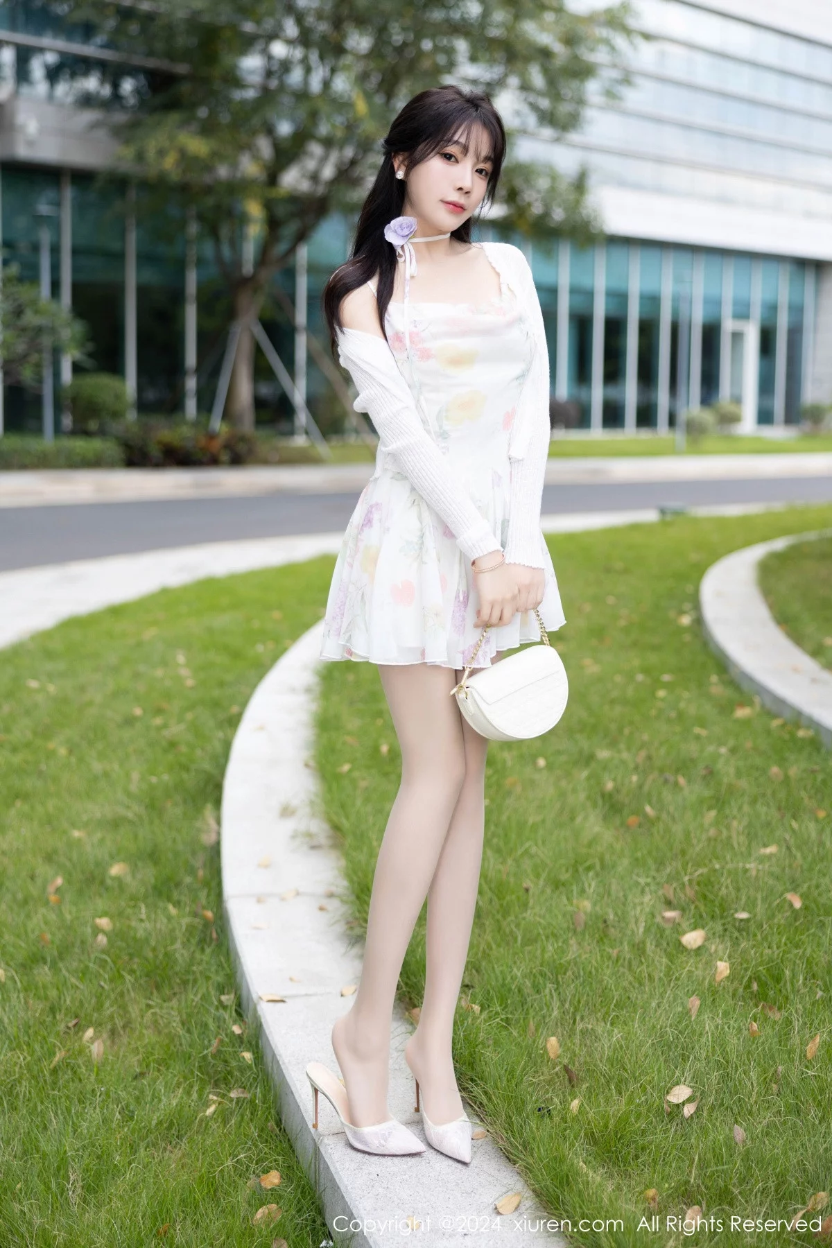 秀人集.com_[XiuRen秀人网]No.7959_女神徐莉芝Booty性感白色短裙+黑色情趣服饰秀曼妙身姿诱惑写真82P