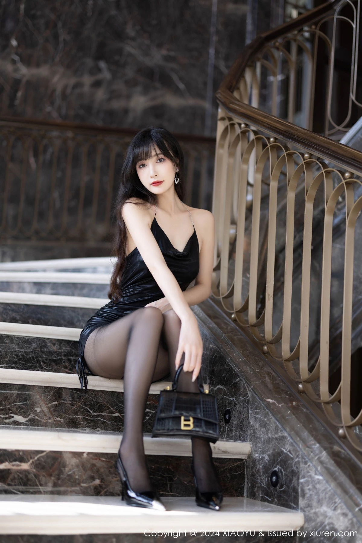 秀人集.com_[XiaoYu画语界]Vol.1185_模特林星阑黑色连衣短裙+浅灰蕾丝情趣服饰秀曼妙身姿诱惑写真82P