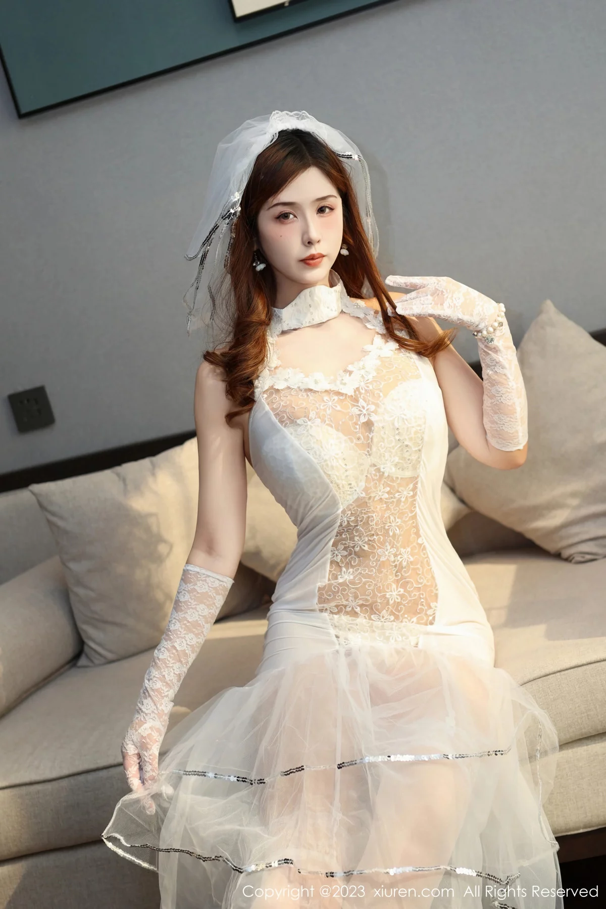 秀人集.com_[XiuRen秀人网]No.7834_模特月野兔美妞性感白色婚纱服饰配白丝吊袜秀惹火身材诱惑写真75P