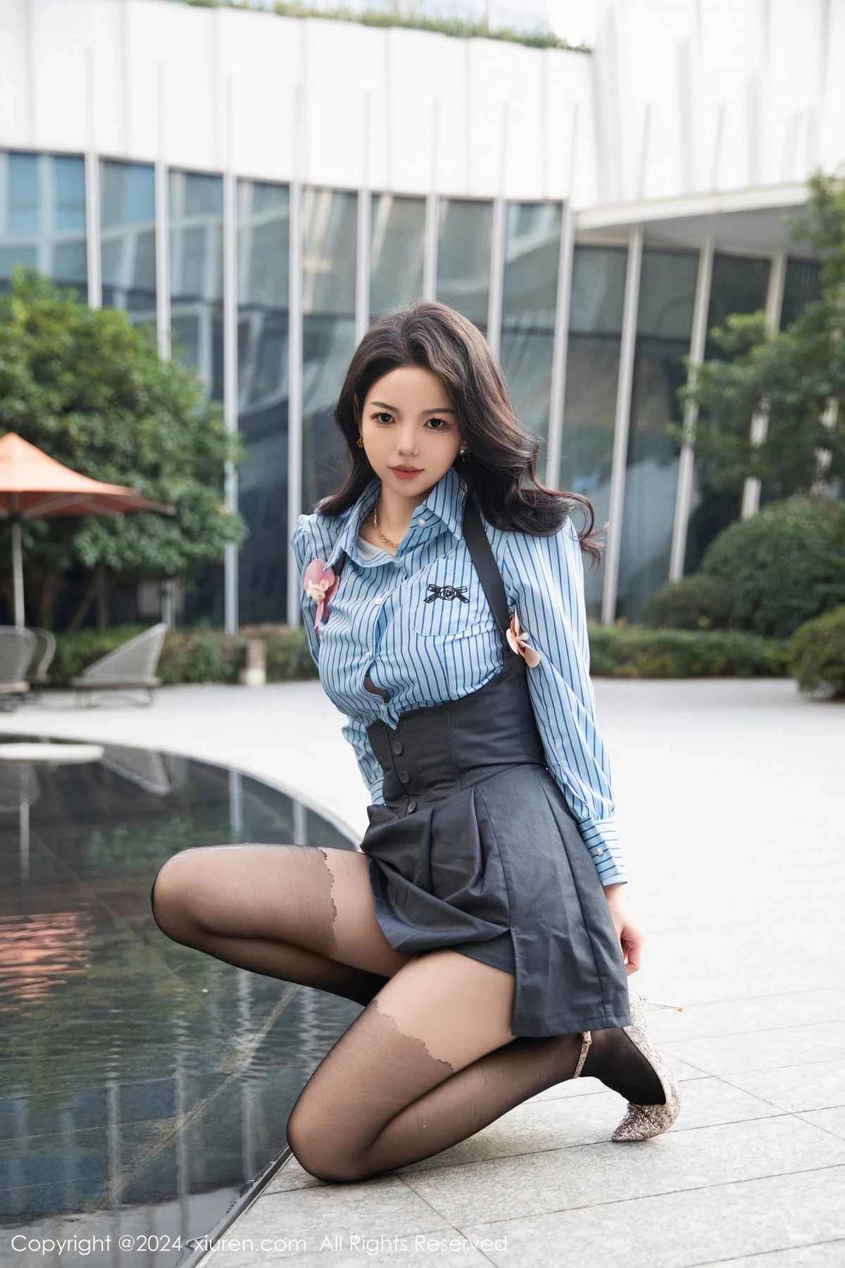 秀人集.com_[XiuRen秀人网]No.7979_模特大美妞儿半脱露性感白色内衣配超薄黑丝秀完美身材诱惑写真82P