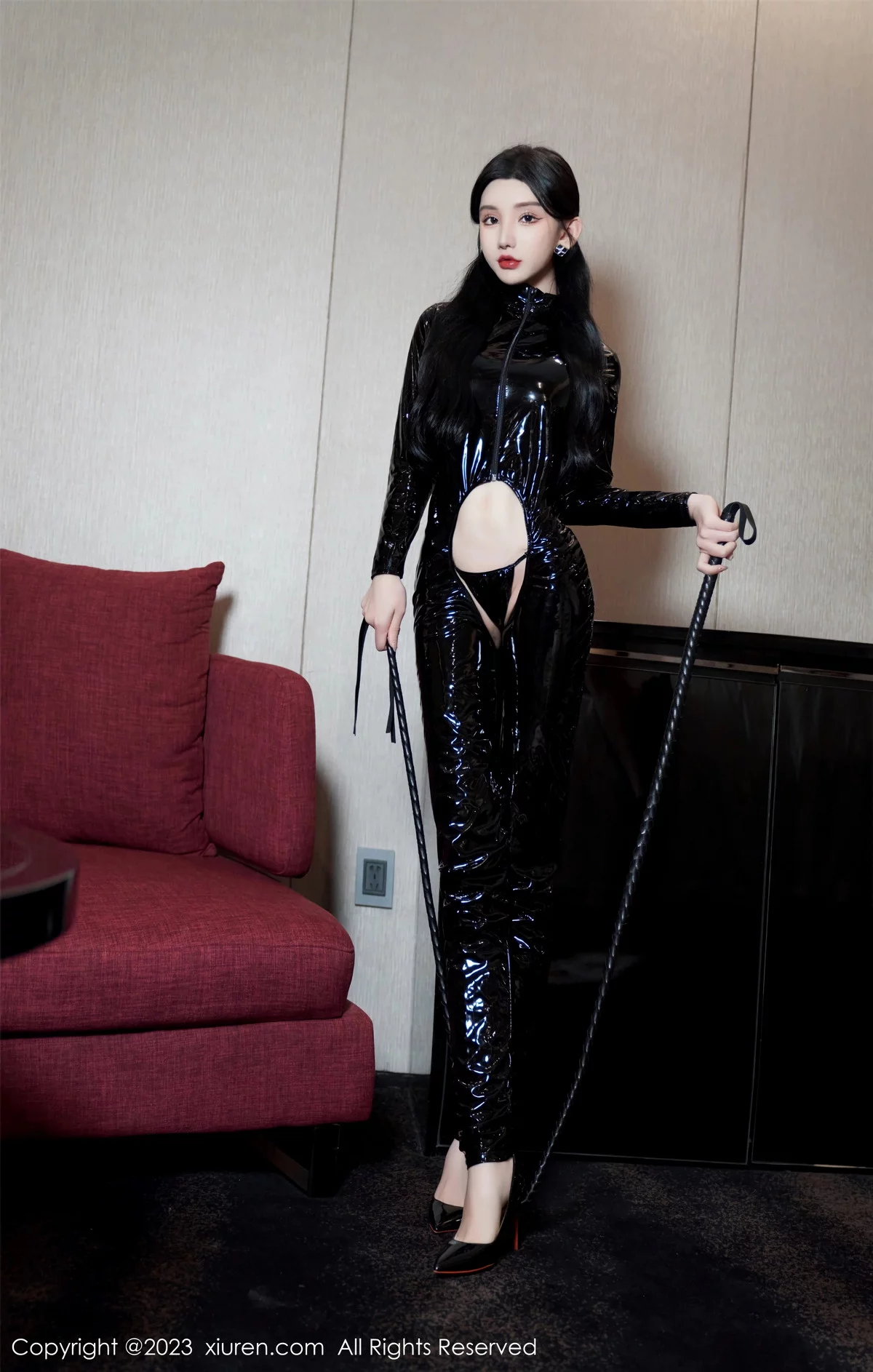 秀人集.com_[XiuRen秀人网]No.7856_女神周于希Sally黑色皮质情趣衣+红色飘带裹身秀惹火身材写真113P