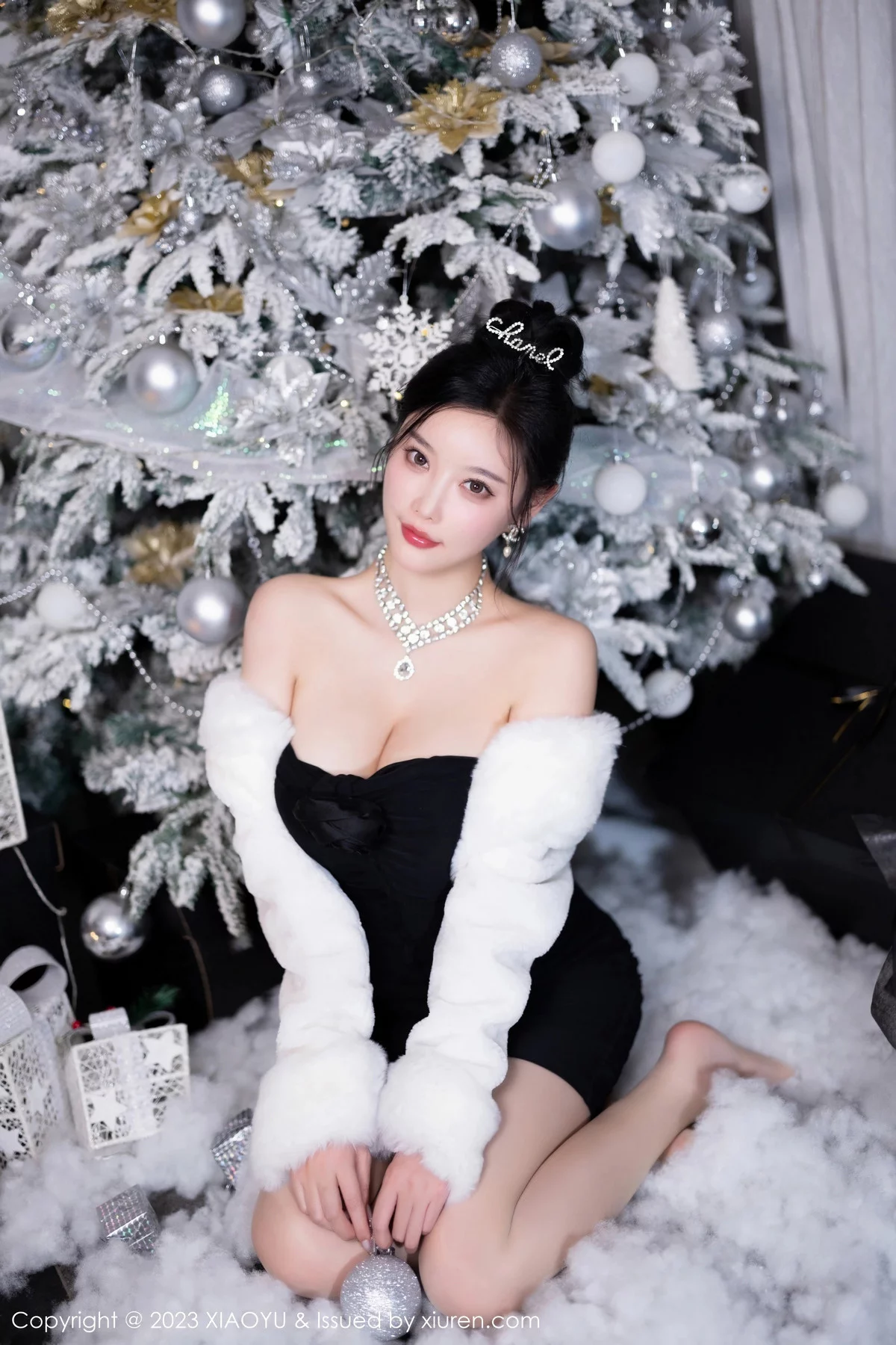 秀人集.com_[XiaoYu画语界]Vol.1170_女神杨晨晨Yome圣装主题性感情趣圣诞服饰秀惹火身材诱惑写真90P