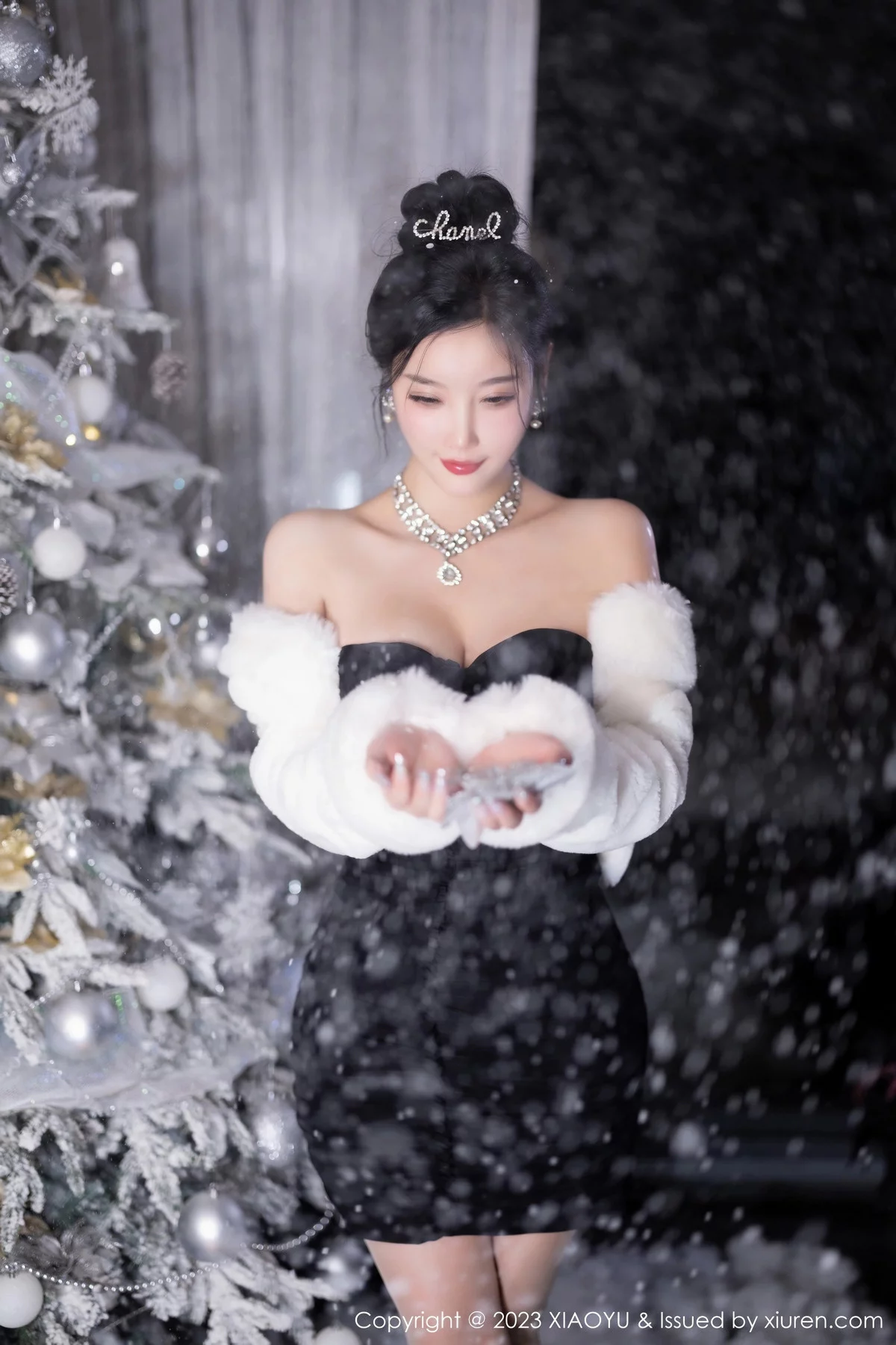 秀人集.com_[XiaoYu画语界]Vol.1170_女神杨晨晨Yome圣装主题性感情趣圣诞服饰秀惹火身材诱惑写真90P