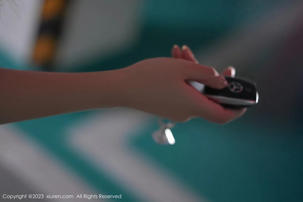 秀人集.com_[XiuRen秀人网]No.7853_模特谭小灵黑色薄纱衣配牛仔裤露超薄黑丝秀惹火身材诱惑写真91P