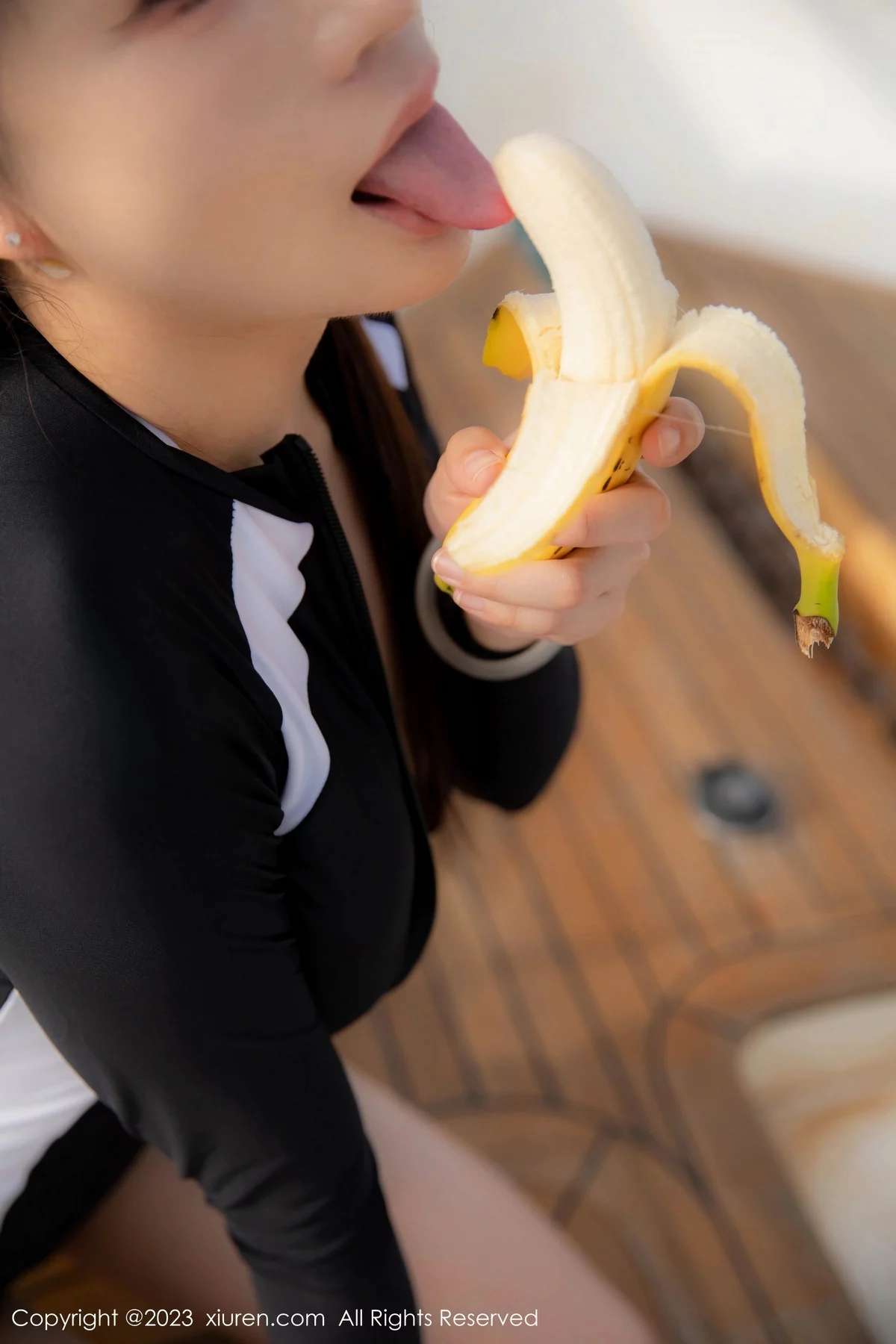 秀人集.com_[XiuRen秀人网]No.7861_模特唐宁宁游艇场景性感白色三点式比基尼秀丰腴身姿诱惑写真75P