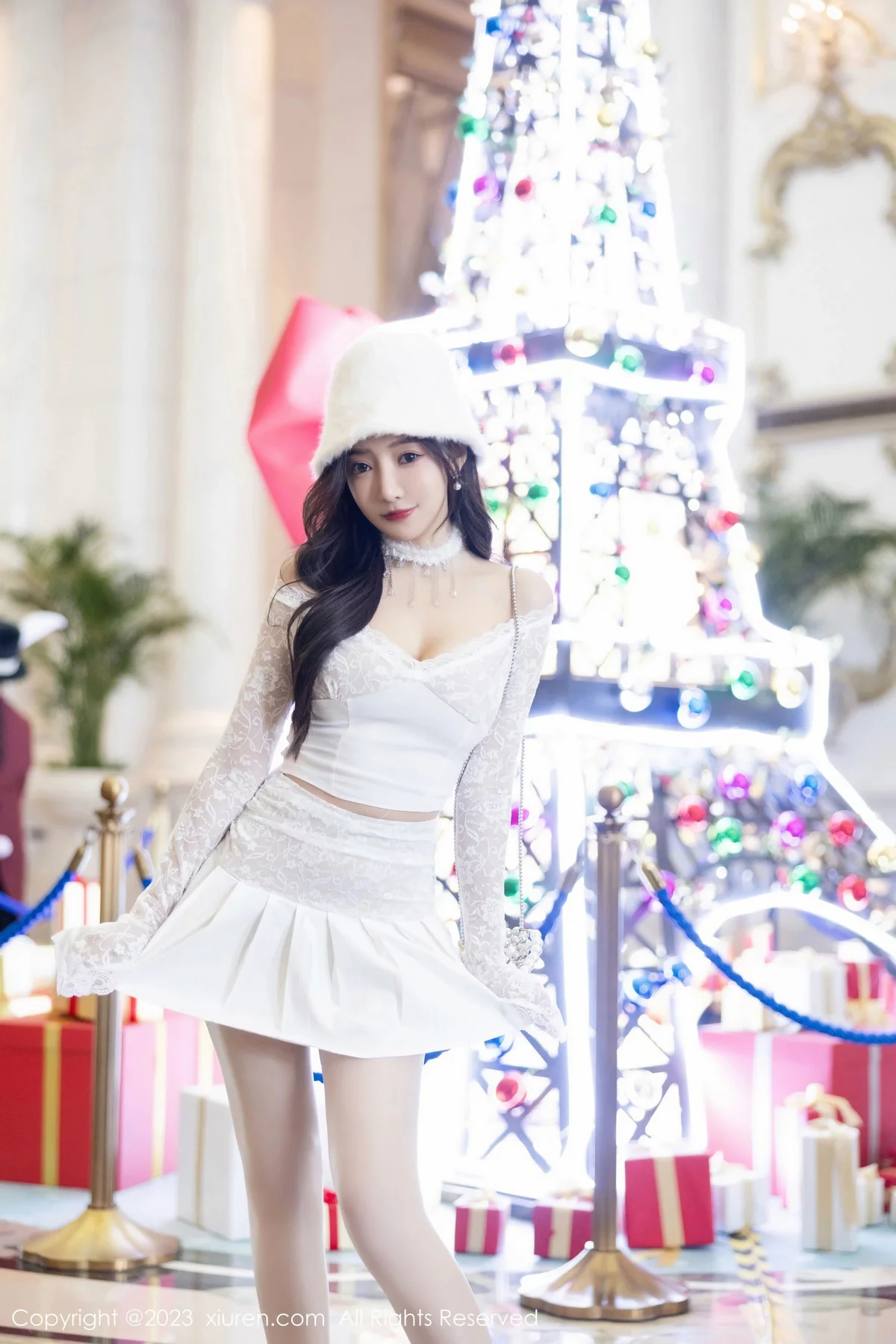 秀人集.com_[XiuRen秀人网]No.7863_女神王馨瑶yanni红色圣诞服饰+白色短裙套装秀完美身材诱惑写真91P