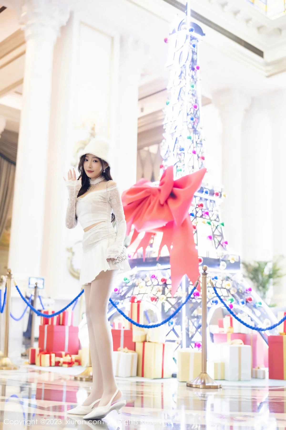 秀人集.com_[XiuRen秀人网]No.7863_女神王馨瑶yanni红色圣诞服饰+白色短裙套装秀完美身材诱惑写真91P