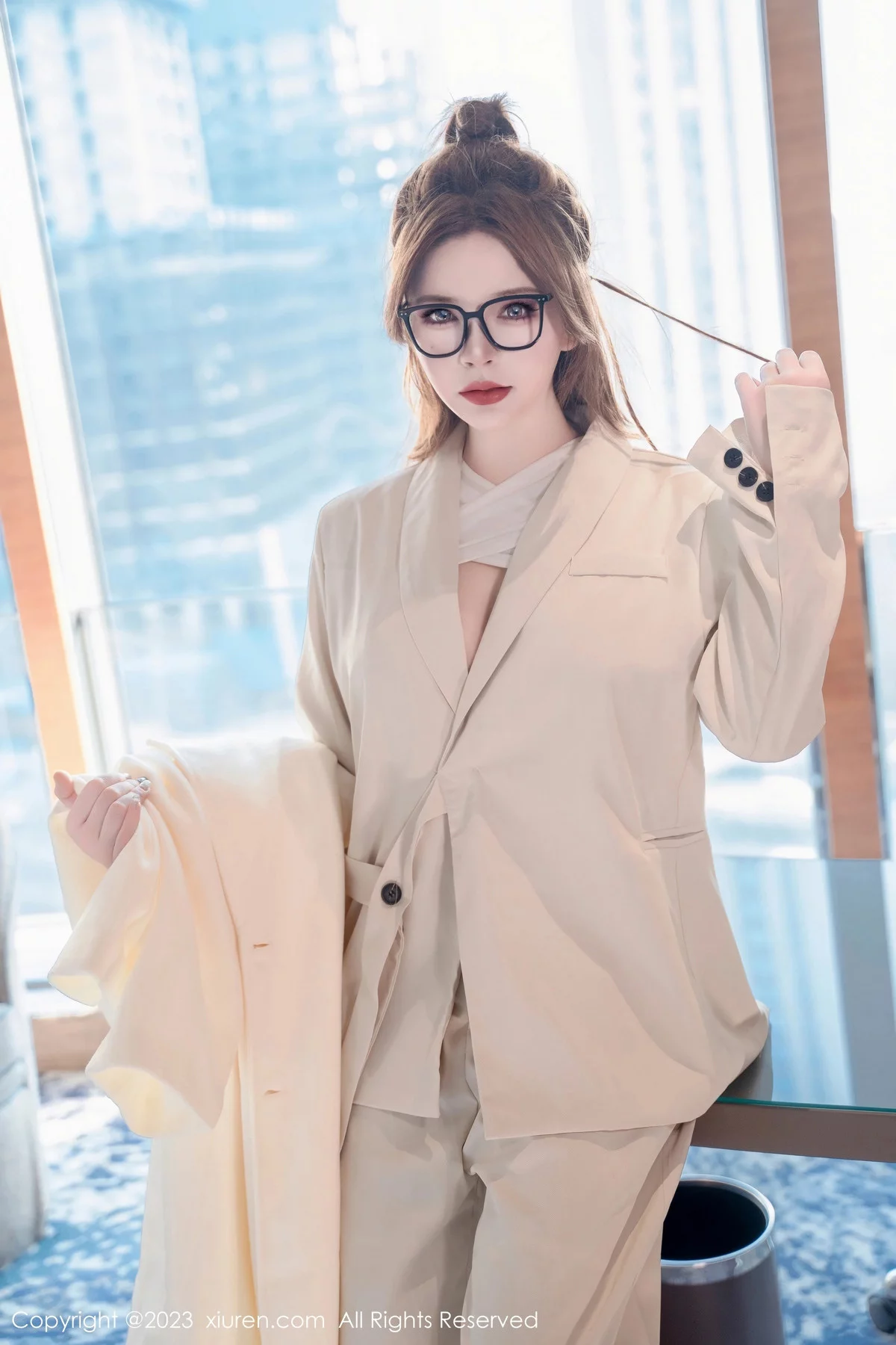 秀人集.com_[XiuRen秀人网]No.7865_模特伊丽莎有点白性感灰色薄纱情趣服露豪乳遮点极致诱惑写真64P