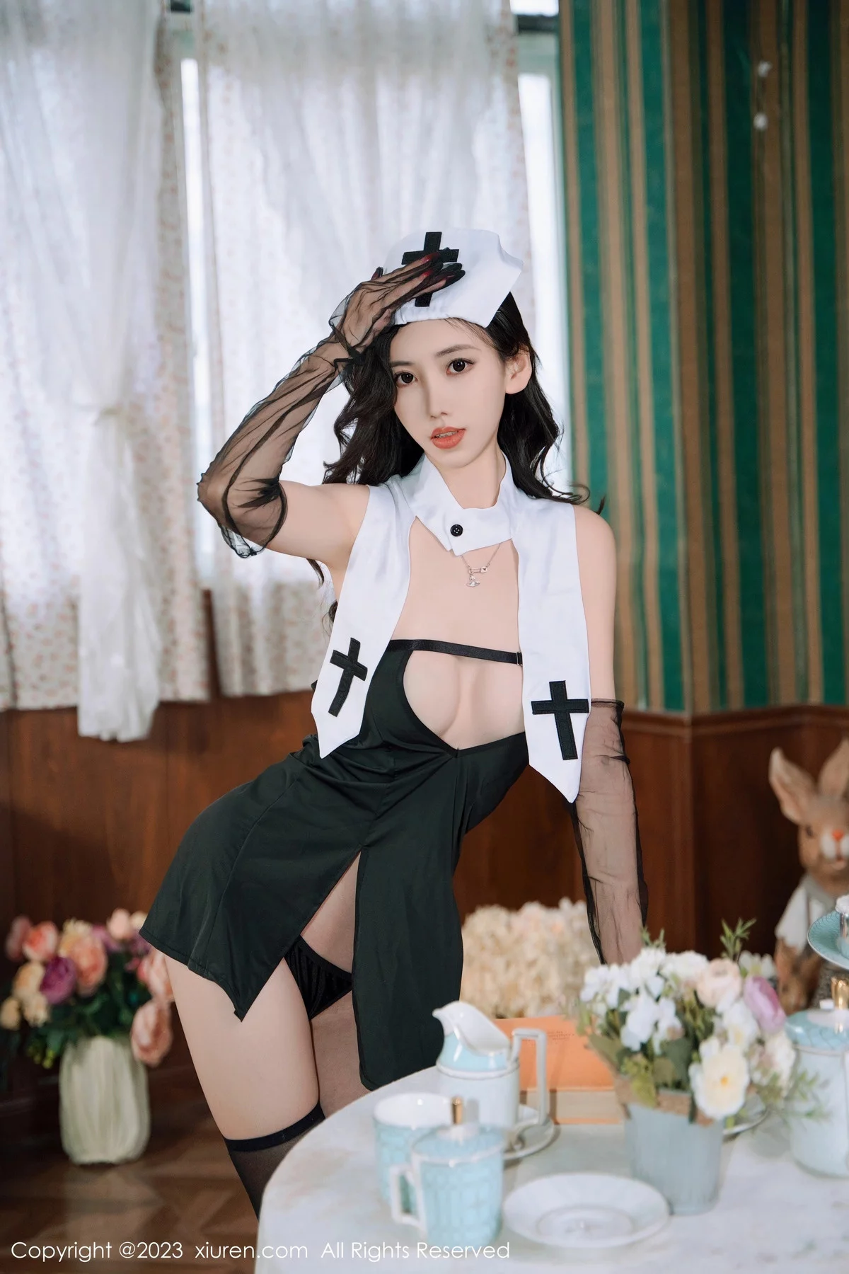 秀人集.com_[XiuRen秀人网]No.7868_模特章芃芃性感情趣修女服饰配黑丝袜秀惹火身材极致诱惑写真72P