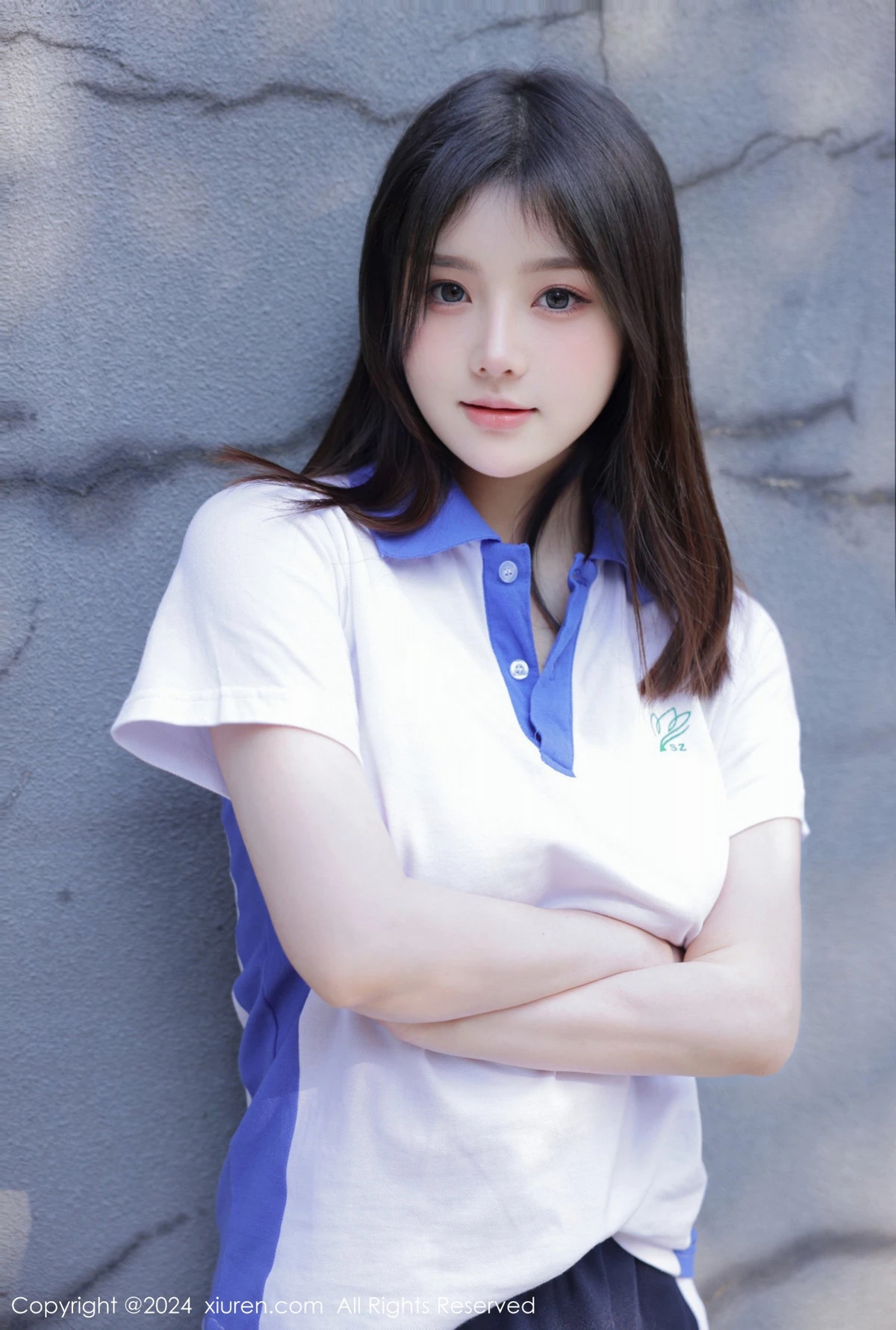 秀人集.com_[XiuRen秀人网]No.7994_模特豆瓣酱公交车场景学妹制服露开档黑丝秀丰腴身材诱惑写真84P