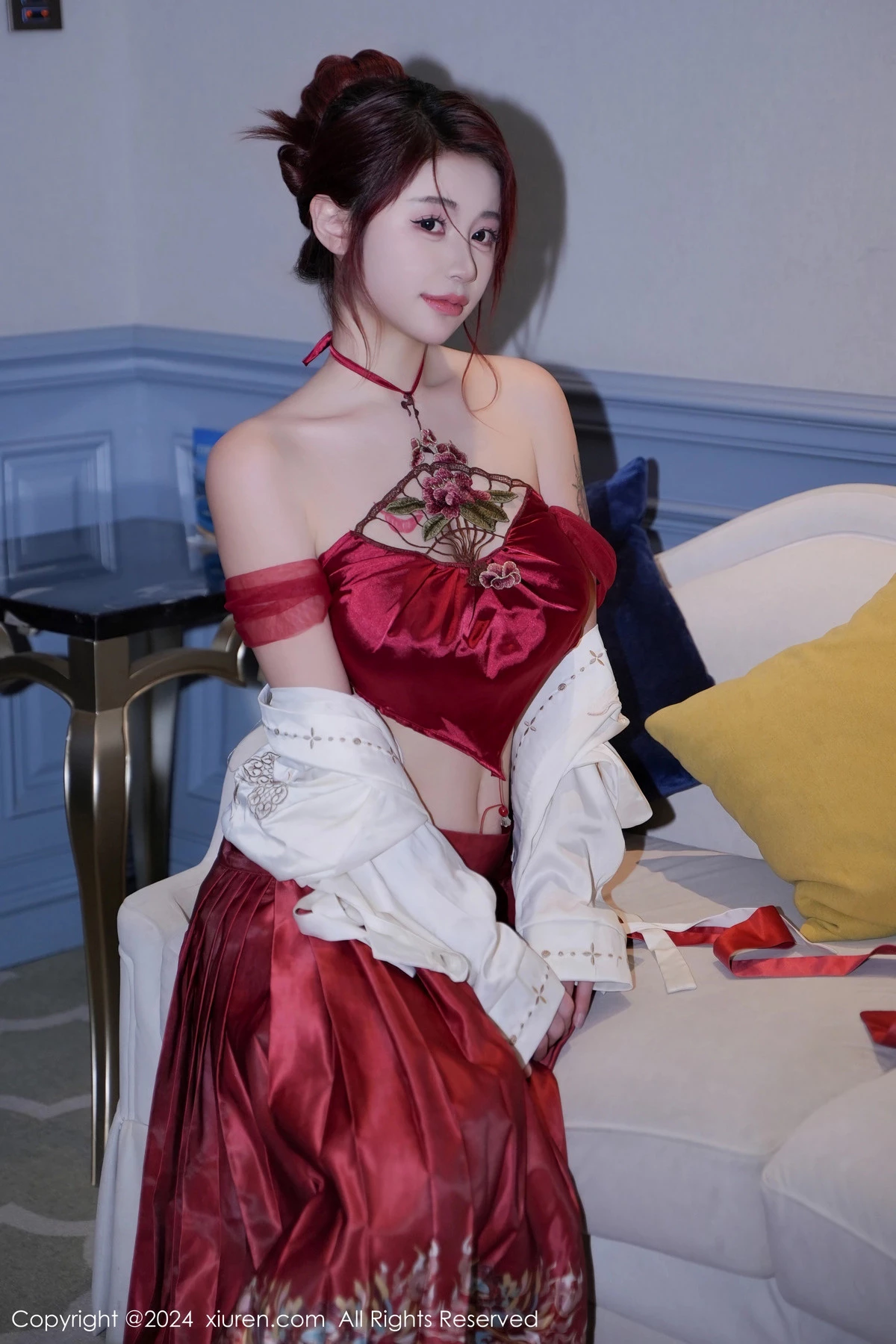 秀人集.com_[XiuRen秀人网]No.7985_模特美七Mia性感红色轻透古装服配黑丝吊袜秀惹火身材诱惑写真70P