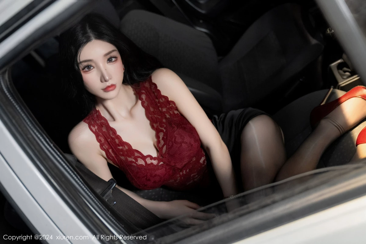 秀人集.com_[XiuRen秀人网]No.7993_女神周于希Sally红色上衣配黑短裙露闪亮开档黑丝撩人诱惑写真83P