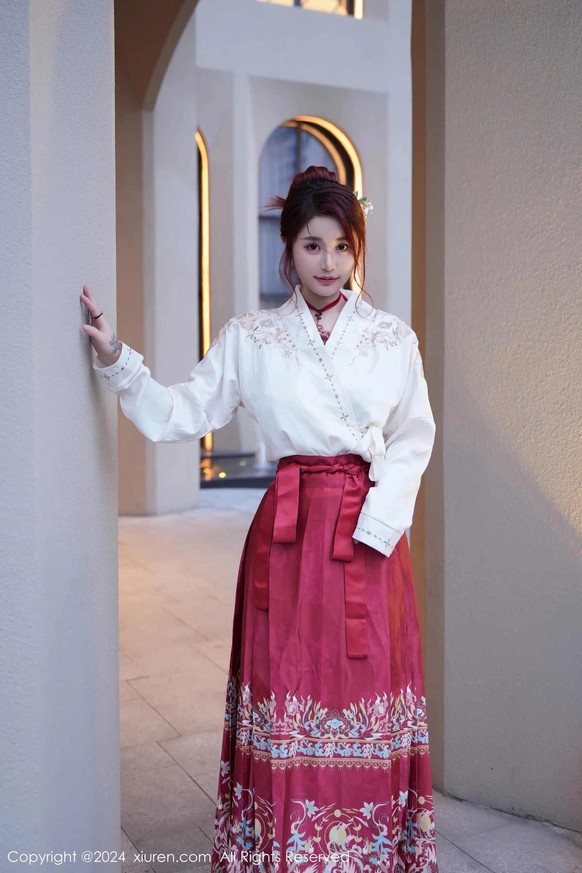 秀人集.com_[XiuRen秀人网]No.7985_模特美七Mia性感红色轻透古装服配黑丝吊袜秀惹火身材诱惑写真70P