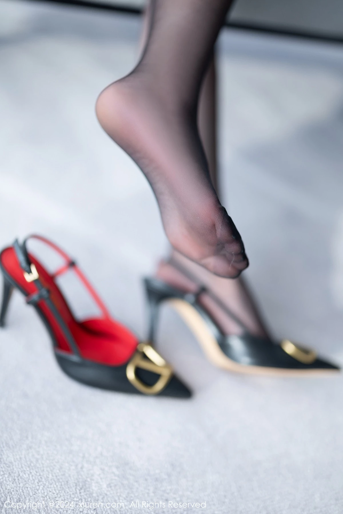 秀人集.com_[XiaoYu画语界]Vol.1188_女神杨晨晨Yome性感黑色条纹西服套装露白色内衣完美诱惑写真85P