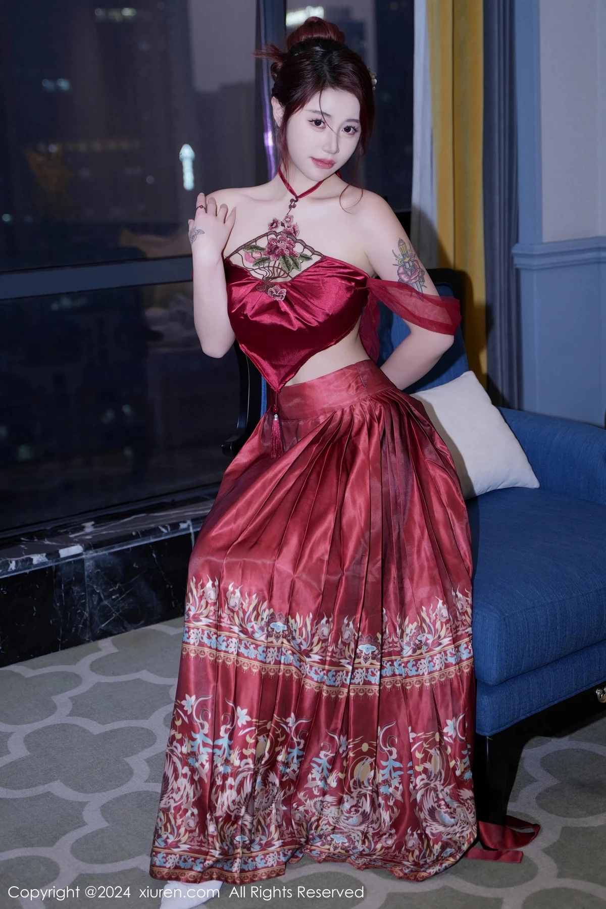 秀人集.com_[XiuRen秀人网]No.7985_模特美七Mia性感红色轻透古装服配黑丝吊袜秀惹火身材诱惑写真70P