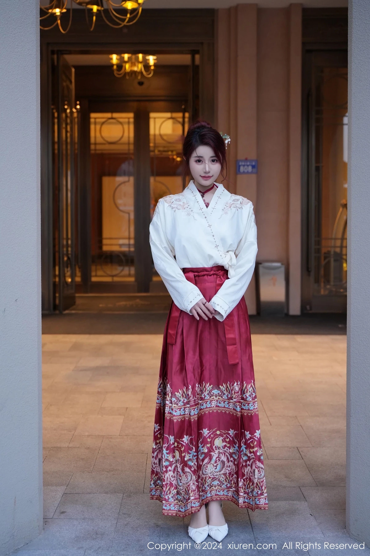 秀人集.com_[XiuRen秀人网]No.7985_模特美七Mia性感红色轻透古装服配黑丝吊袜秀惹火身材诱惑写真70P