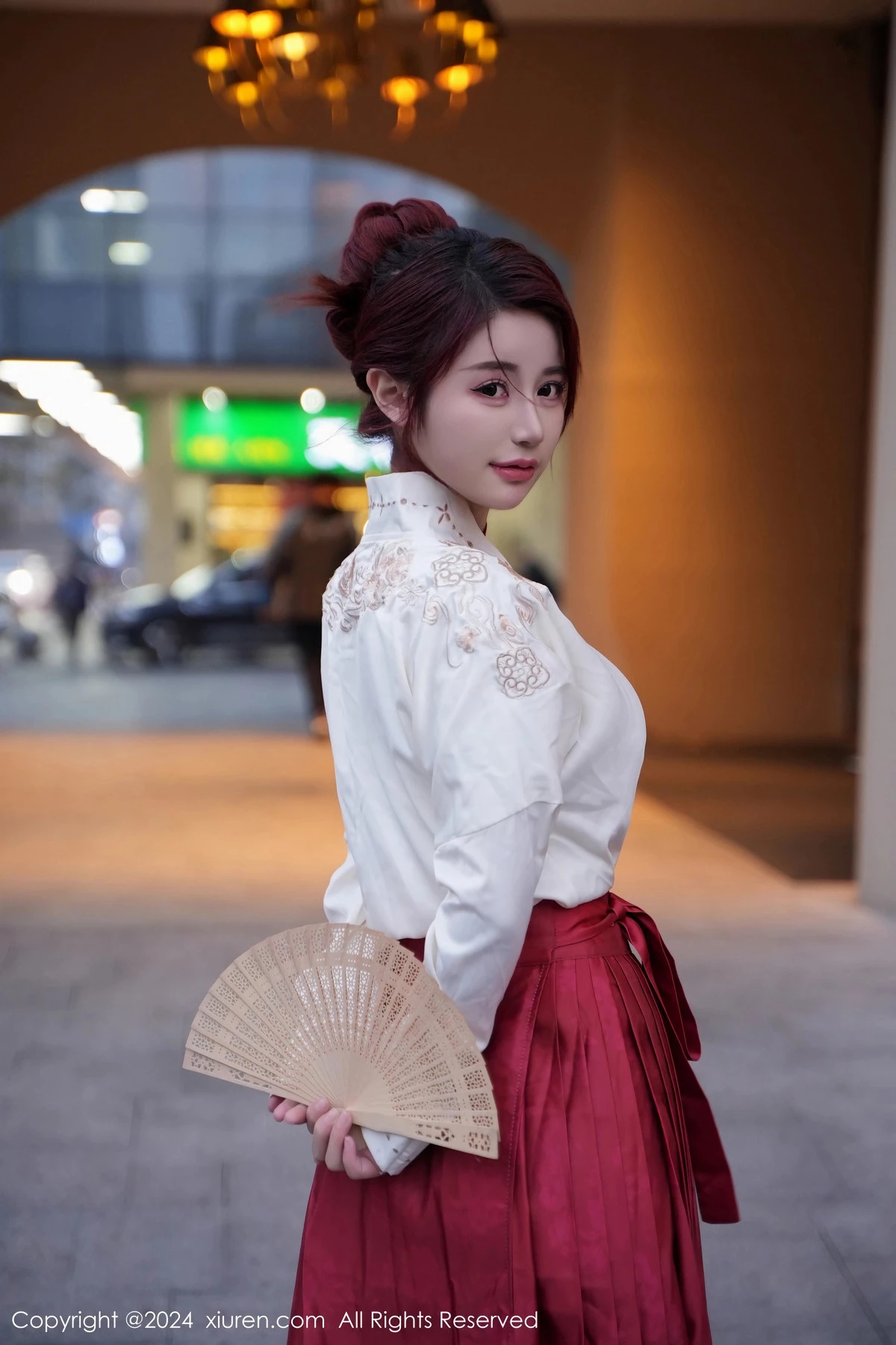 秀人集.com_[XiuRen秀人网]No.7985_模特美七Mia性感红色轻透古装服配黑丝吊袜秀惹火身材诱惑写真70P