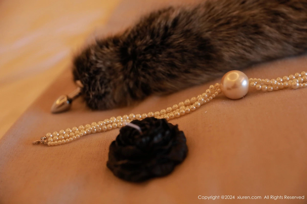 秀人集.com_[XiuRen秀人网]No.8044_模特小薯条nienie性感红色制服露黑色线式情趣内衣惹火诱惑写真74P