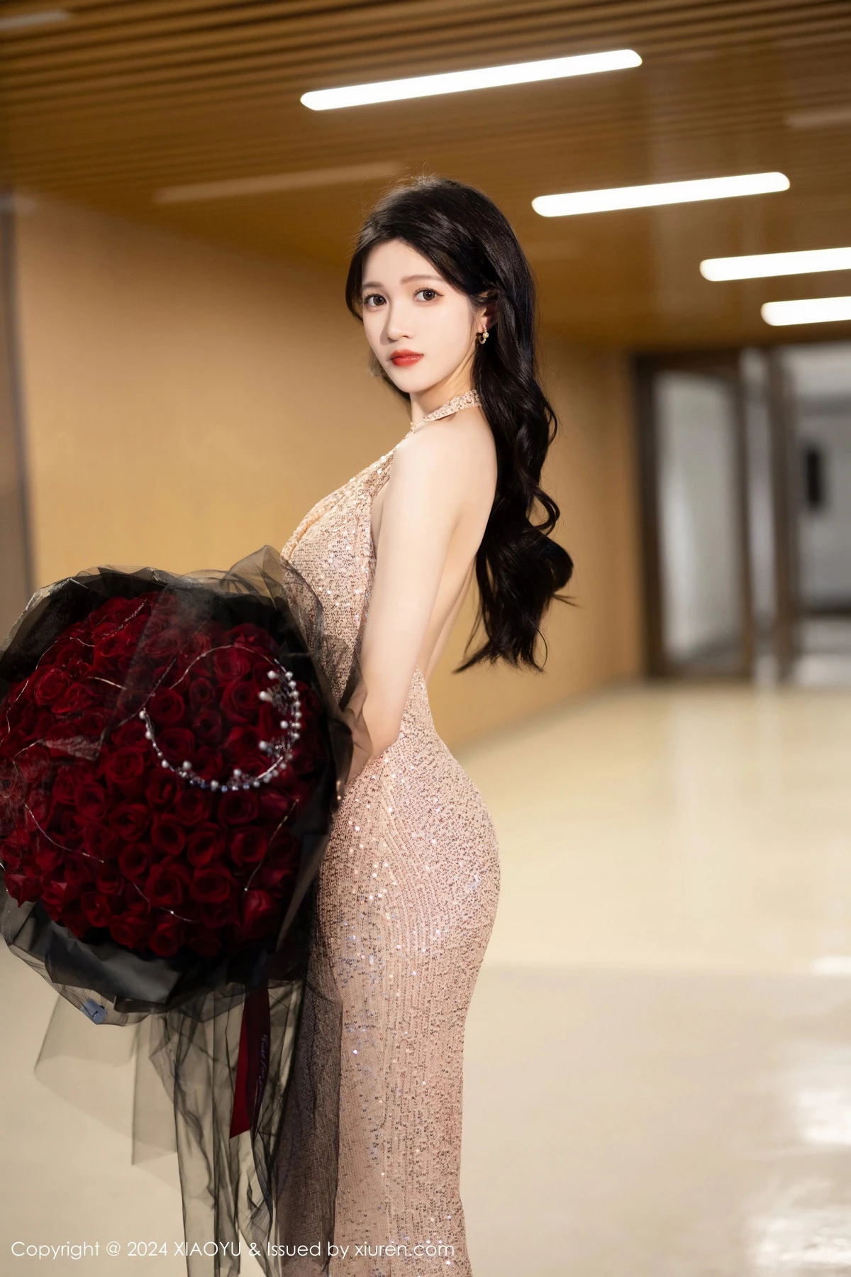 秀人集.com_[XiaoYu画语界]Vol.1195_模特程程程银色连衣长裙+黑色轻透情趣服饰秀曼妙身姿诱惑写真91P