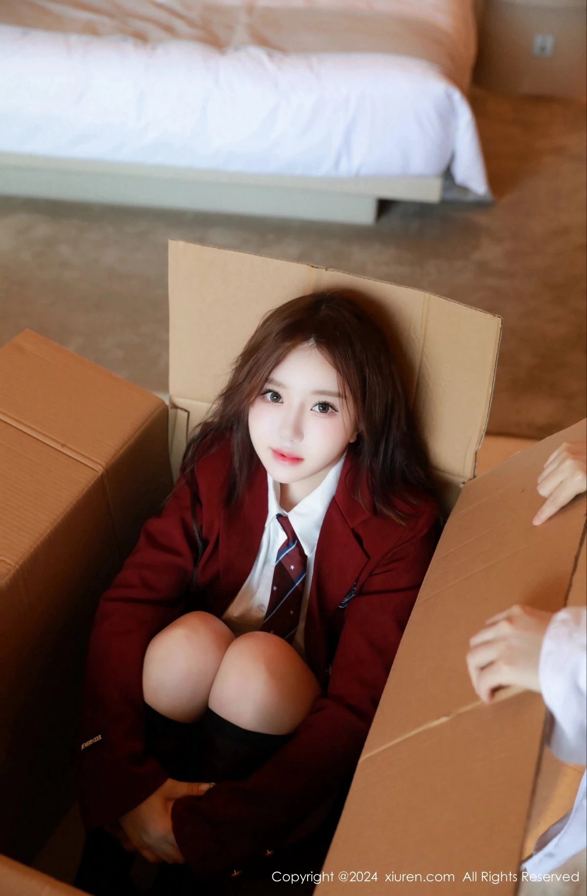 秀人集.com_[XiuRen秀人网]No.8044_模特小薯条nienie性感红色制服露黑色线式情趣内衣惹火诱惑写真74P