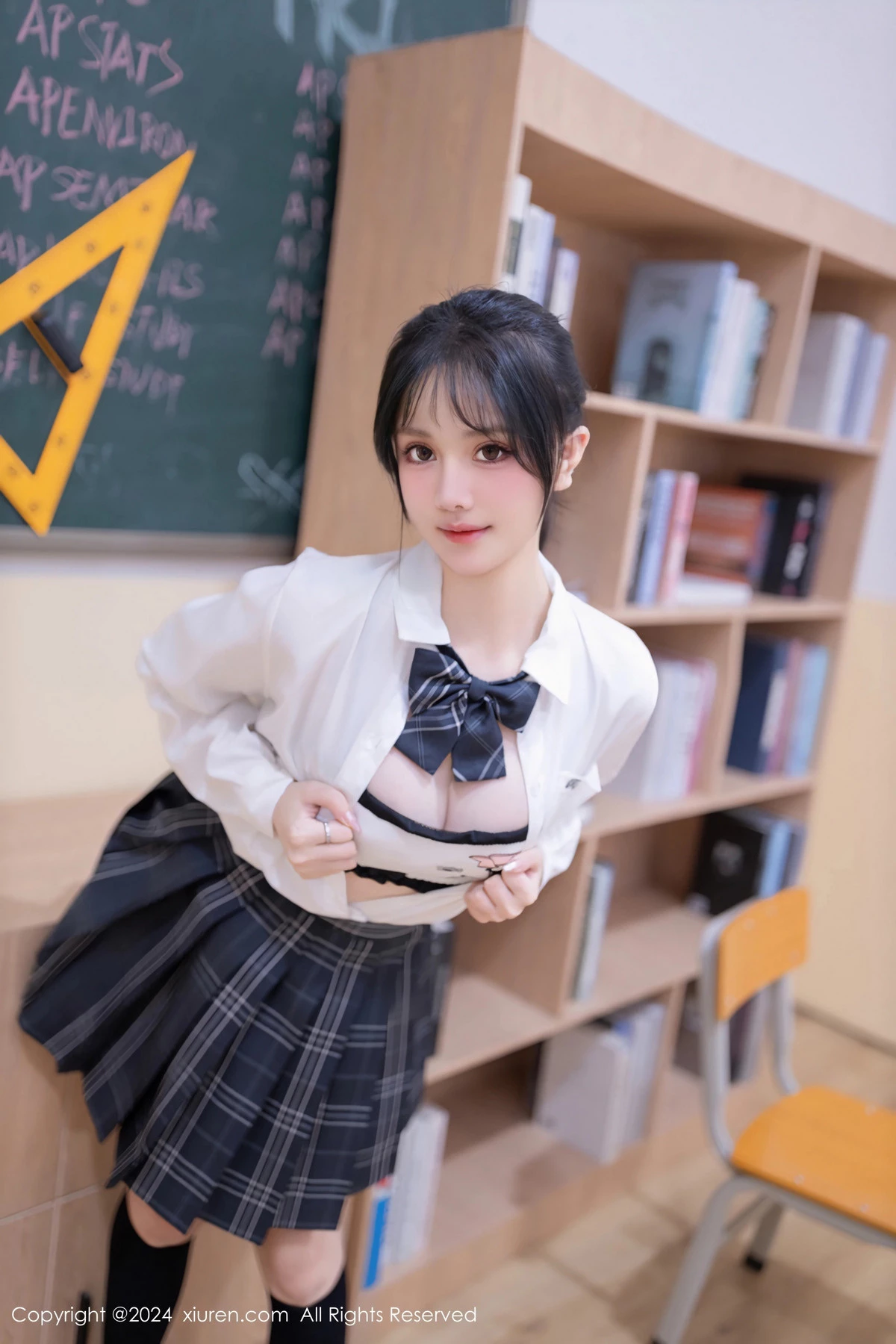 秀人集.com_[XiuRen秀人网]No.8058_模特幼幼调教主题性感学生制服配黑丝袜秀完美身材迷人诱惑写真80P