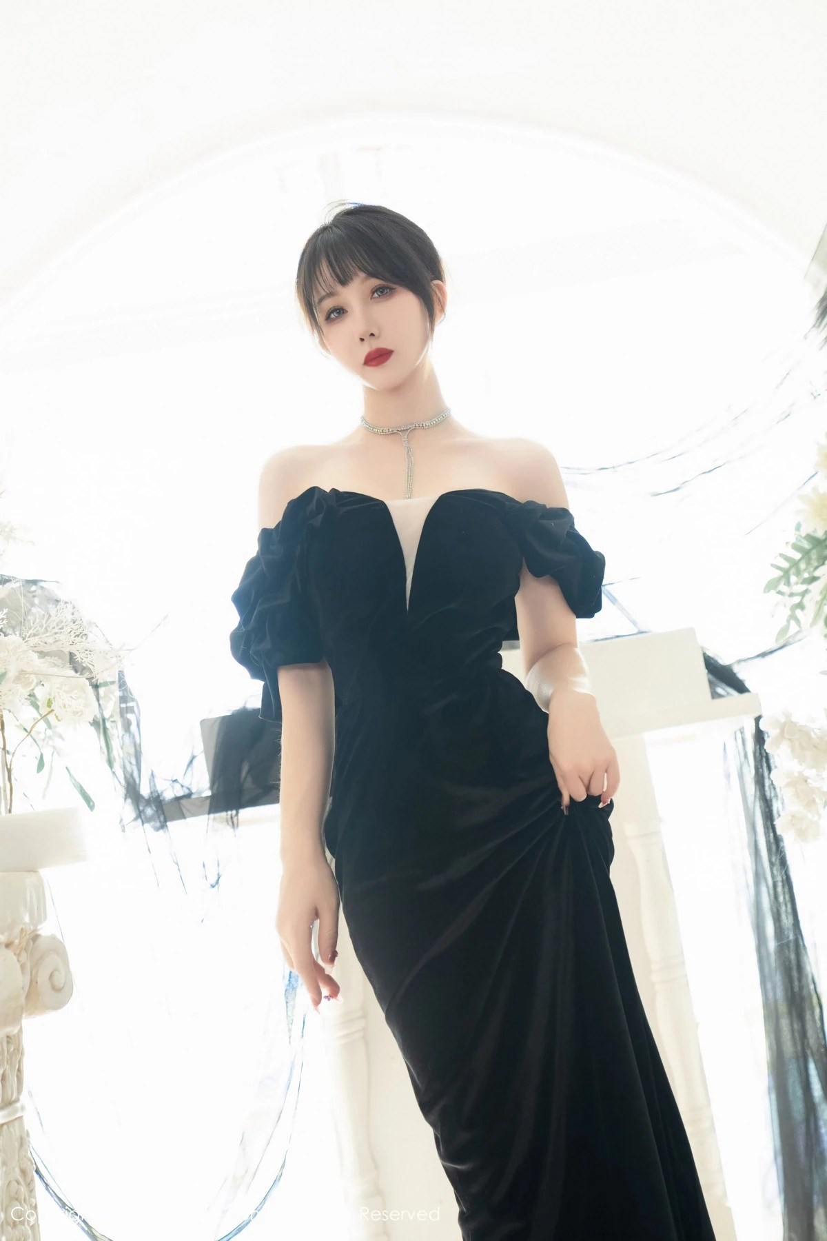 秀人集.com_[XiuRen秀人网]No.8070_模特波巧酱性感黑色长裙露黑色蕾丝内衣配超薄黑丝极致魅惑写真87P