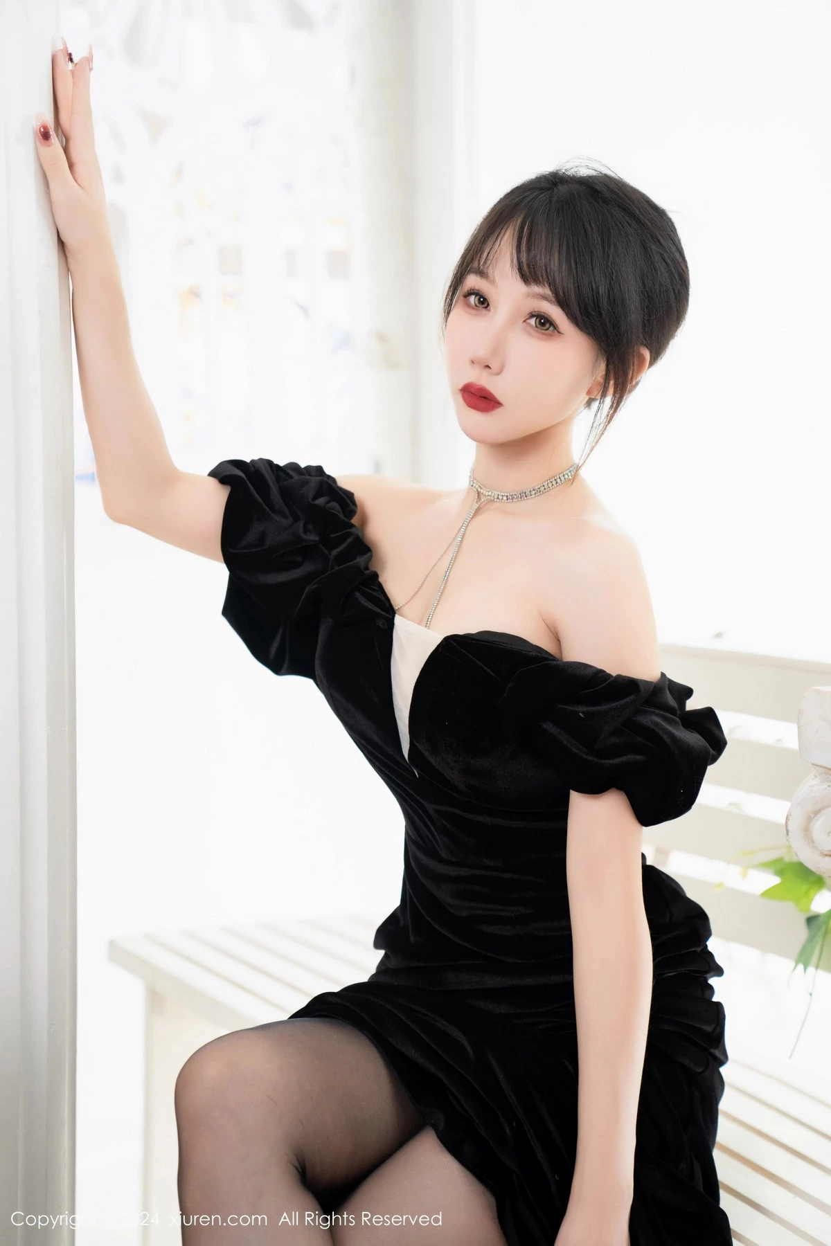 秀人集.com_[XiuRen秀人网]No.8070_模特波巧酱性感黑色长裙露黑色蕾丝内衣配超薄黑丝极致魅惑写真87P