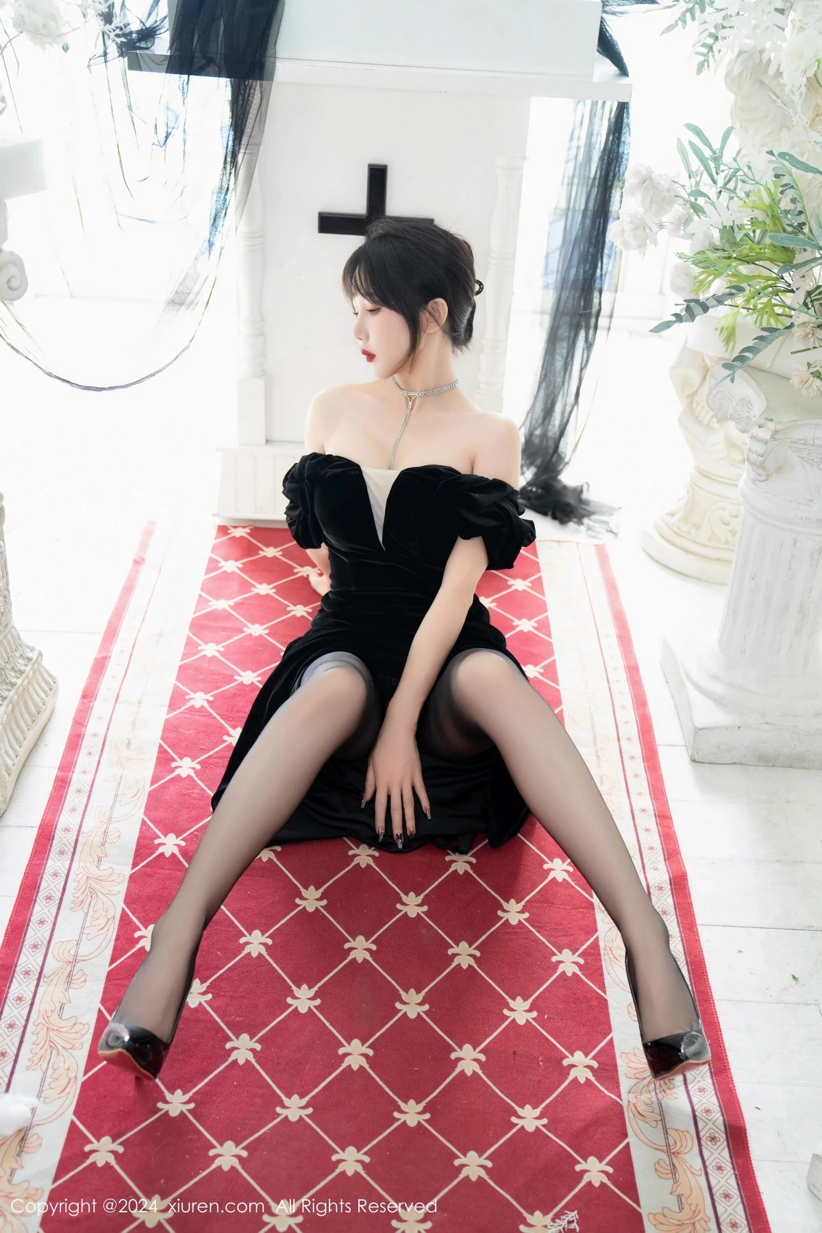 秀人集.com_[XiuRen秀人网]No.8070_模特波巧酱性感黑色长裙露黑色蕾丝内衣配超薄黑丝极致魅惑写真87P