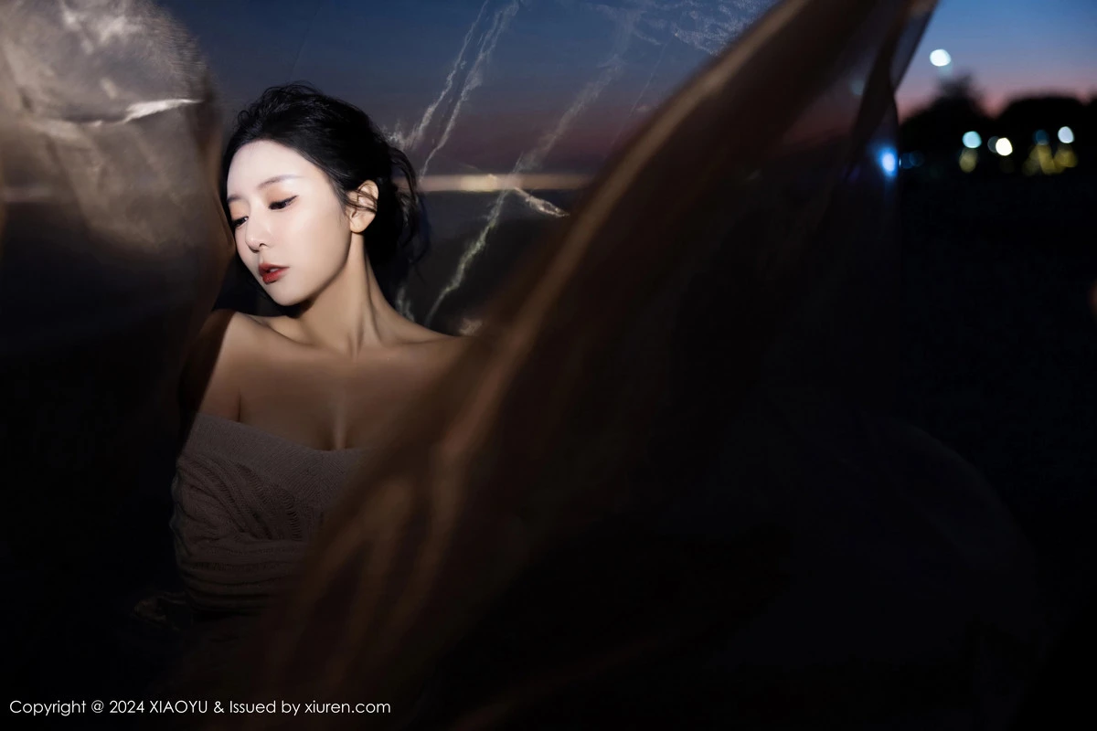 秀人集.com_[XiaoYu画语界]Vol.1200_女神王馨瑶yanni性感黑色情趣内衣配黑丝袜秀完美身材诱惑写真90P