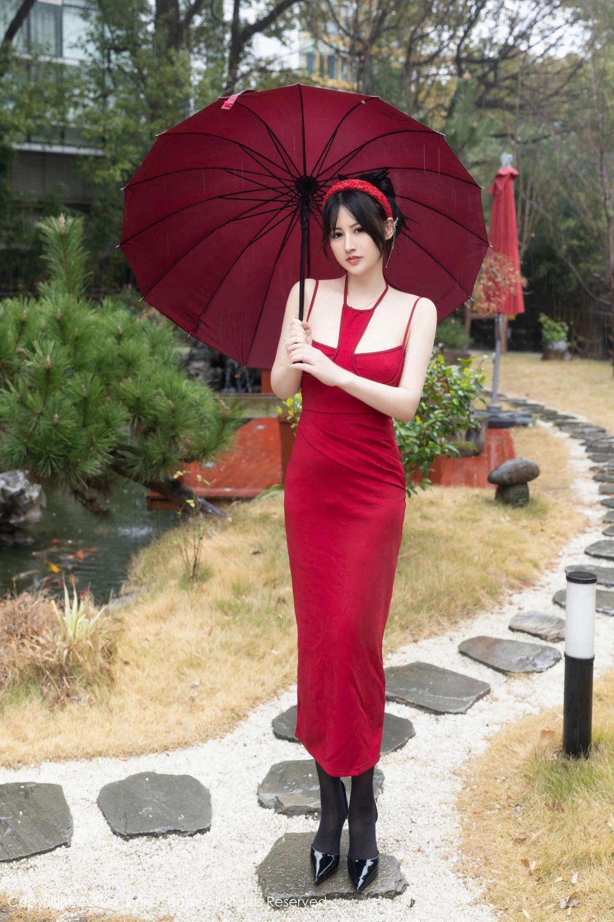 秀人集.com_[XiuRen秀人网]No.8078_模特诗诗kiki新年主题性感红色情趣短裙配黑丝吊袜迷人诱惑写真78P