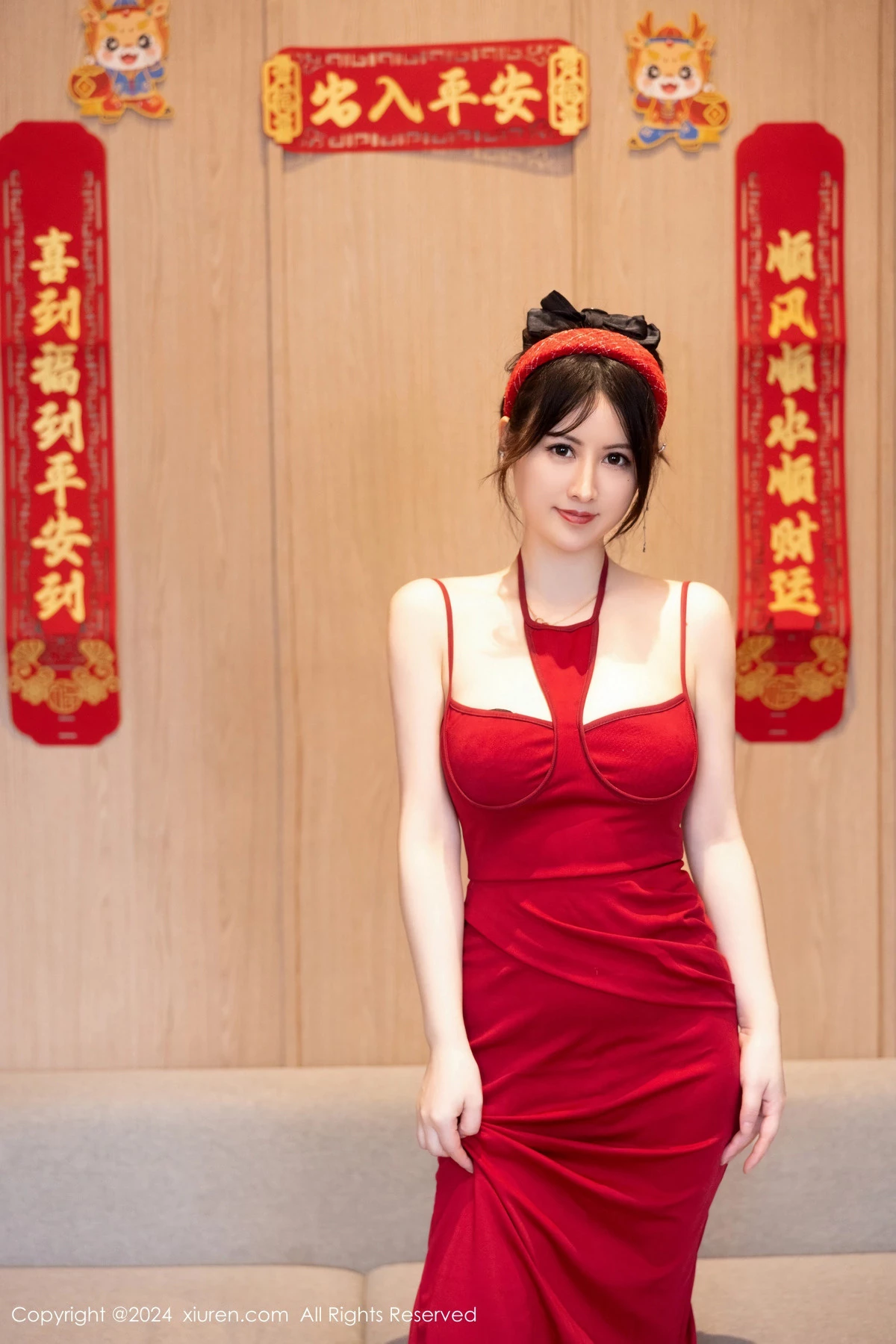 秀人集.com_[XiuRen秀人网]No.8078_模特诗诗kiki新年主题性感红色情趣短裙配黑丝吊袜迷人诱惑写真78P