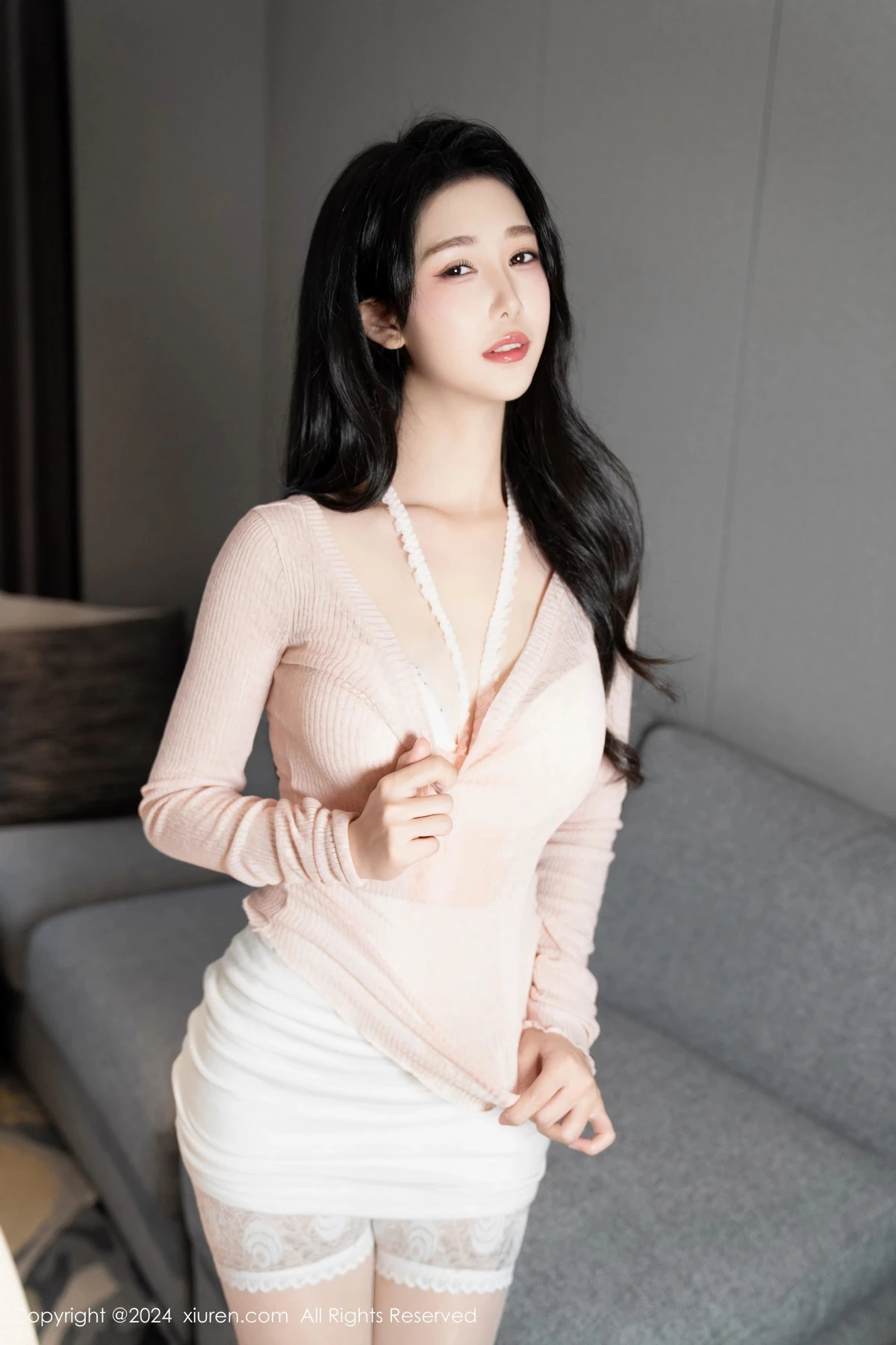 秀人集.com_[XiuRen秀人网]No.8086_模特利世情节拍摄性感浅粉上衣配短裙露淡粉内衣完美诱惑写真105P