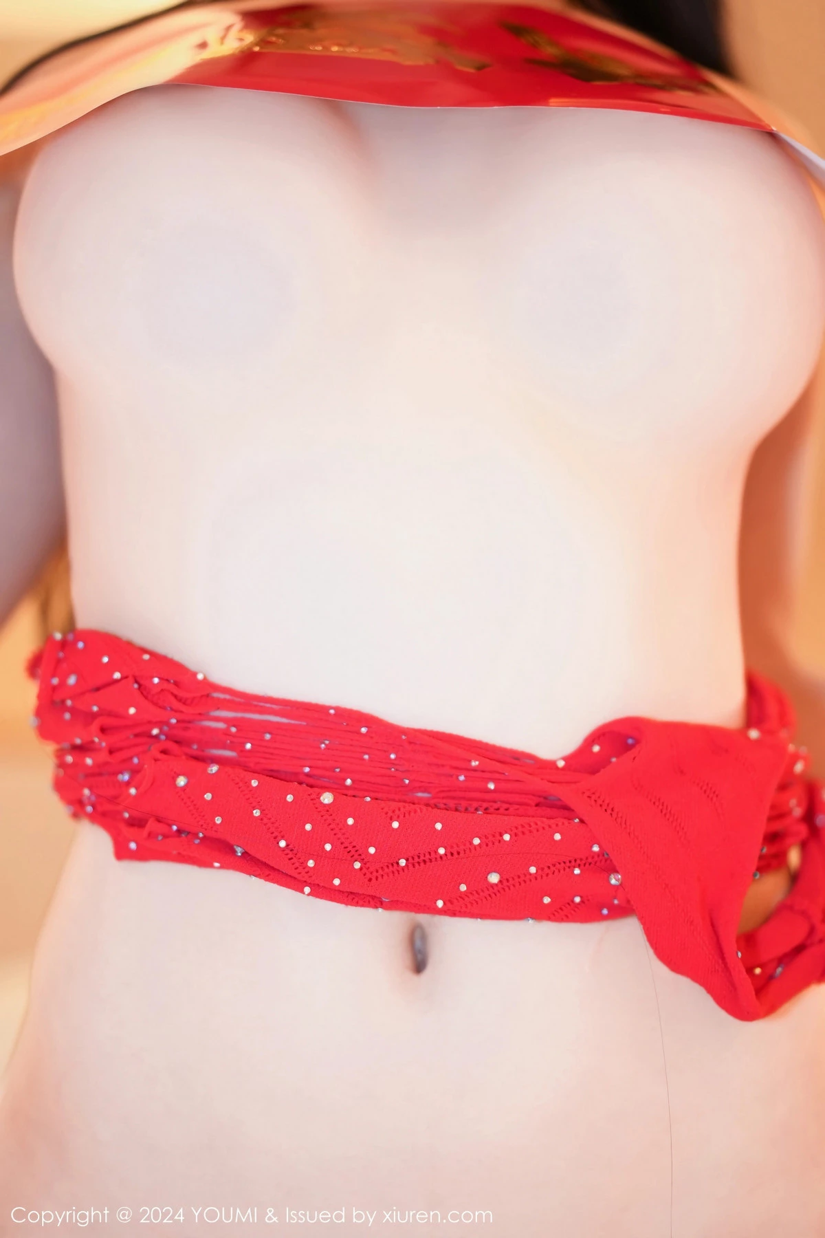 秀人集.com_[YouMi尤蜜荟]Vol.1032_模特谭小灵性感红色情趣服饰配红色网格袜秀丰腴身姿诱惑写真103P