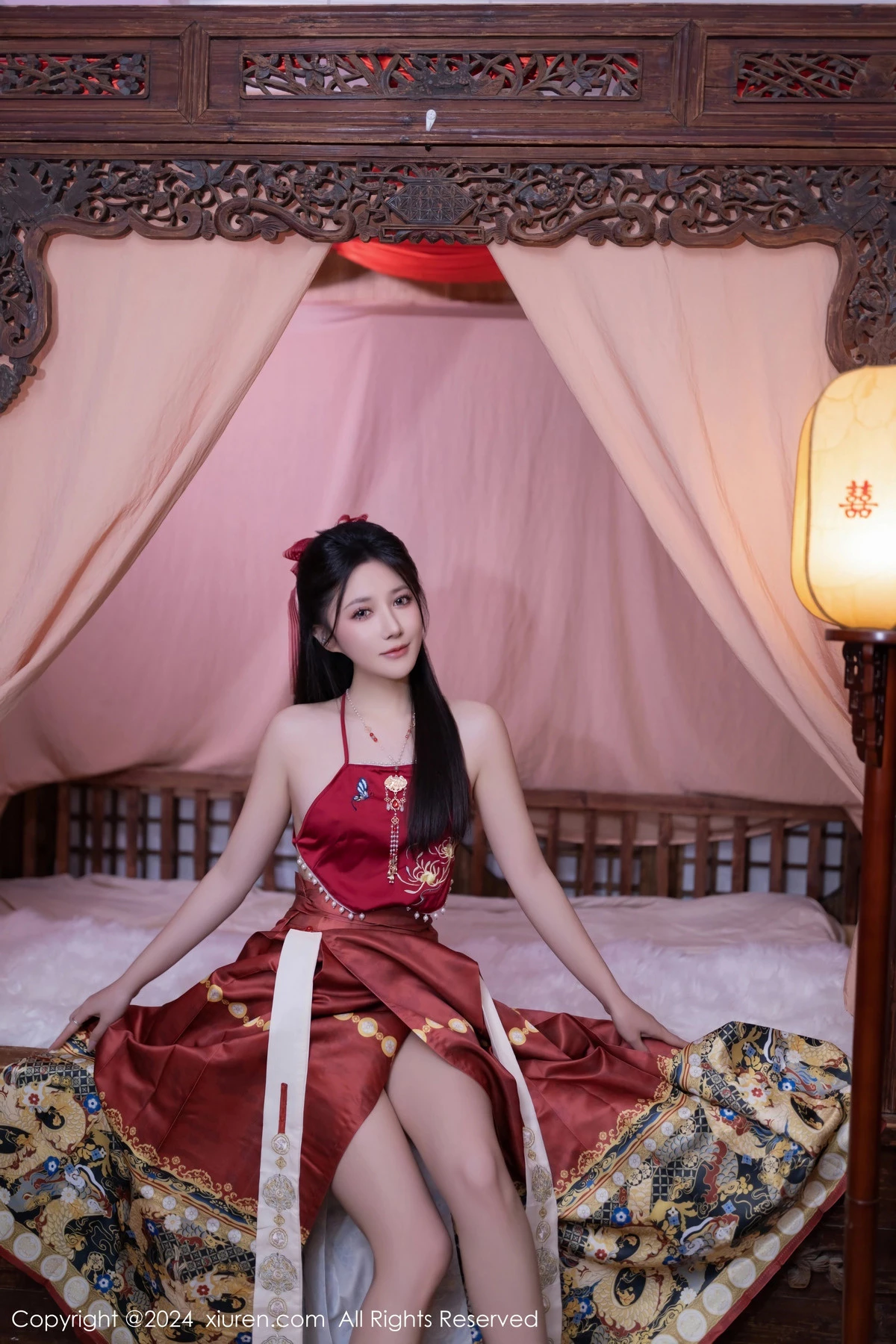 秀人集.com_[XiuRen秀人网]No.8095_模特鱼子酱Fish贺新春主题红色服饰露红布兜秀曼妙身姿诱惑写真80P