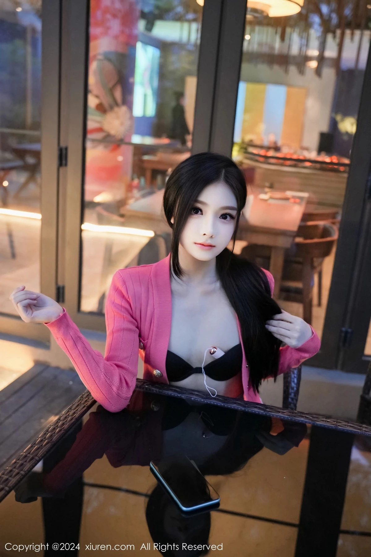 秀人集.com_[XiuRen秀人网]No.8091_新人模特龙雪儿脱牛仔裤露性感黑色内衣配开档黑丝极致魅惑写真69P