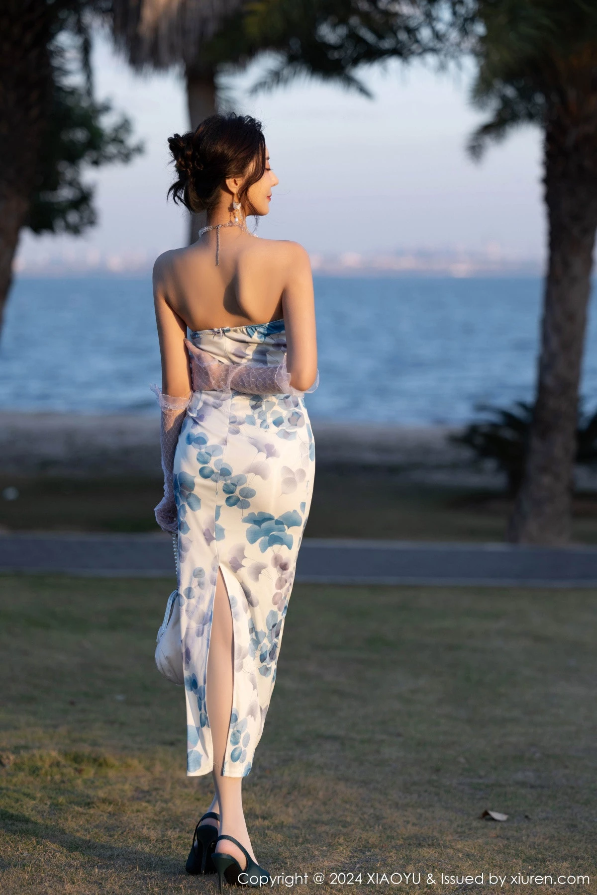 秀人集.com_[XiaoYu画语界]Vol.1191_女神王馨瑶yanni性感图案连衣裙露黄蓝内衣秀曼妙身姿诱惑写真81P