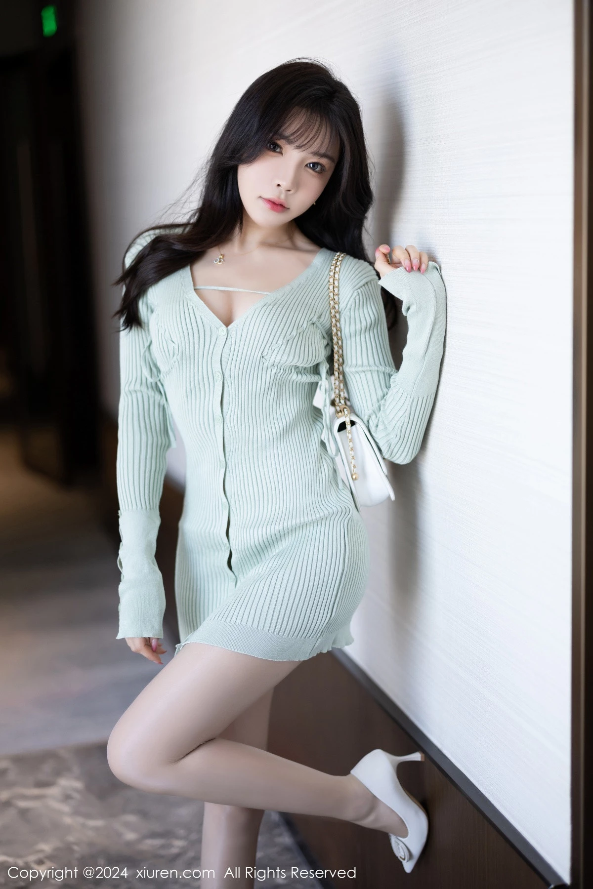 秀人集.com_[XiuRen秀人网]No.8028_女神徐莉芝Booty性感淡蓝服饰露紫色内衣配肉丝袜迷人诱惑写真85P